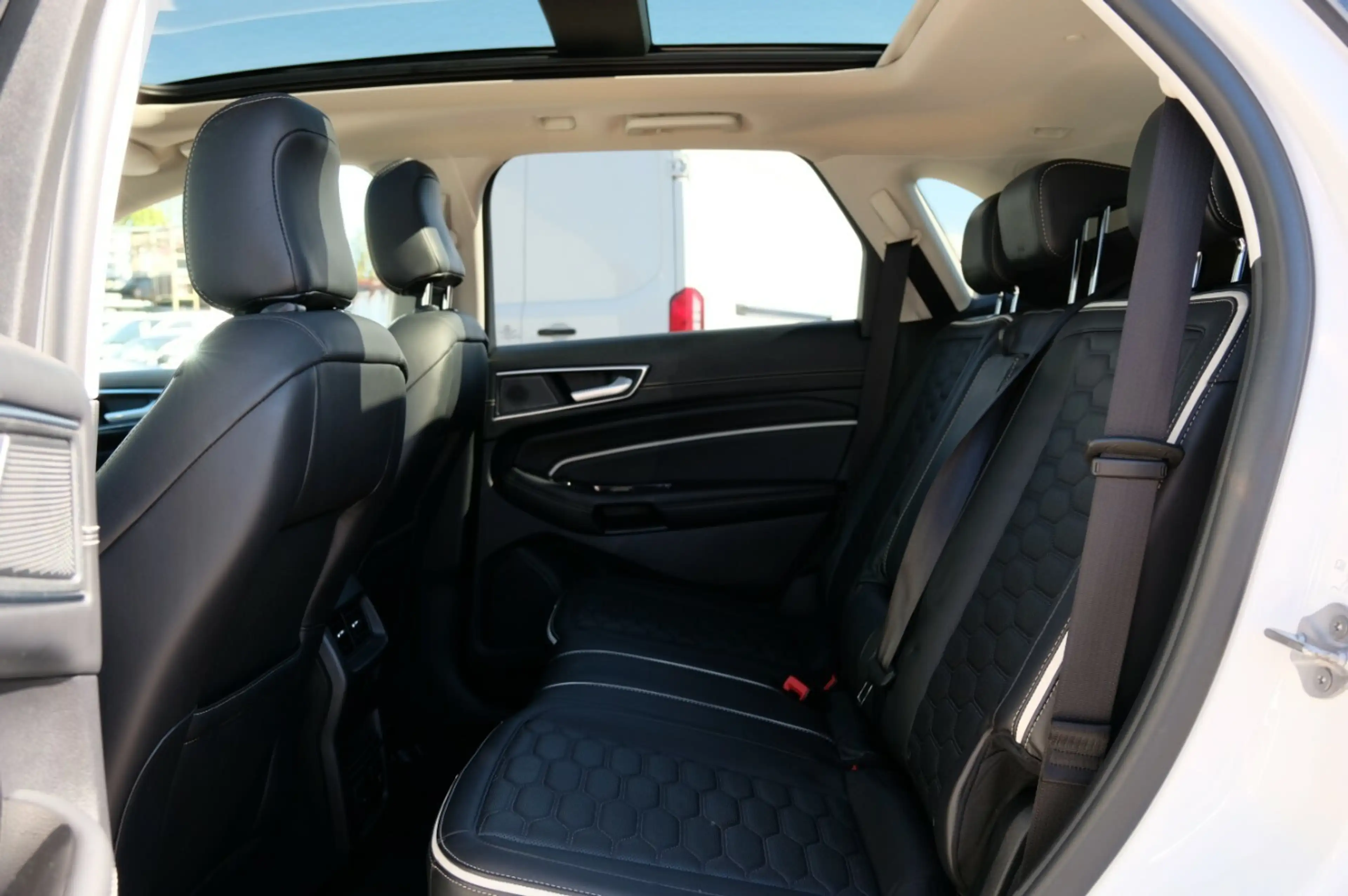 Ford Edge Vignale 4x4 Pano Standheizung — photo 13