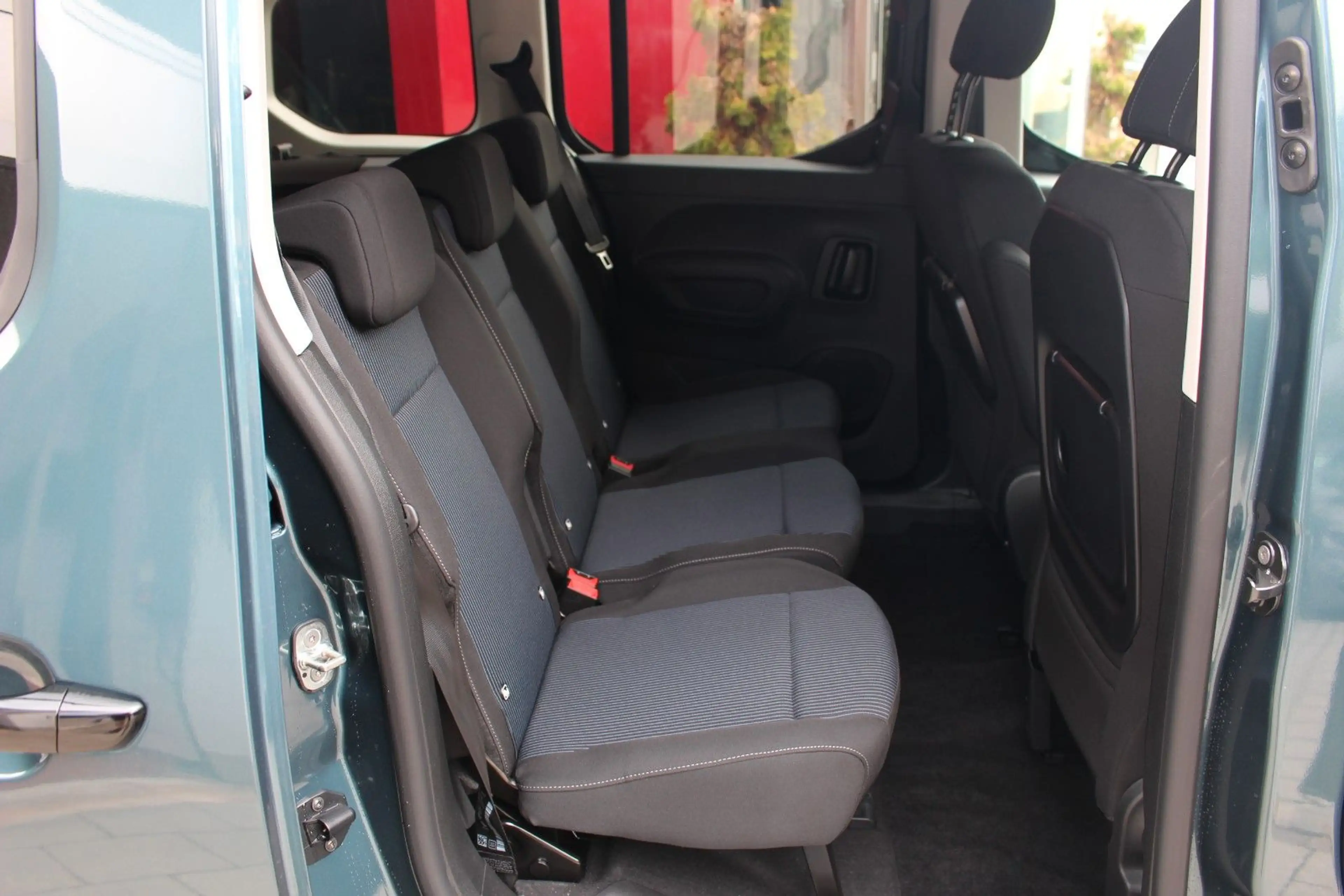 Fiat Qubo L 5-Sitzer L1 1.5 Diesel 96 kW Icon — photo 6