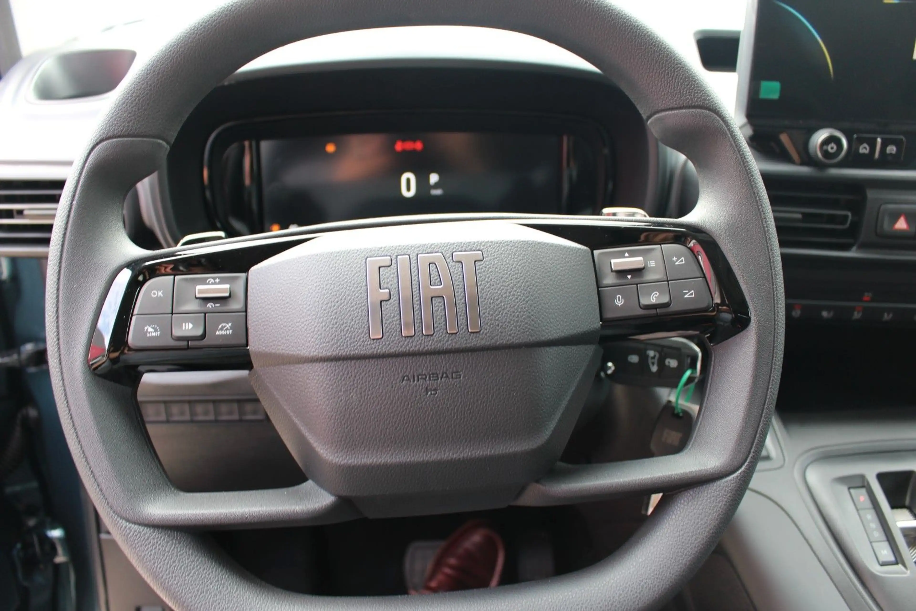 Fiat Qubo L 5-Sitzer L1 1.5 Diesel 96 kW Icon — photo 12