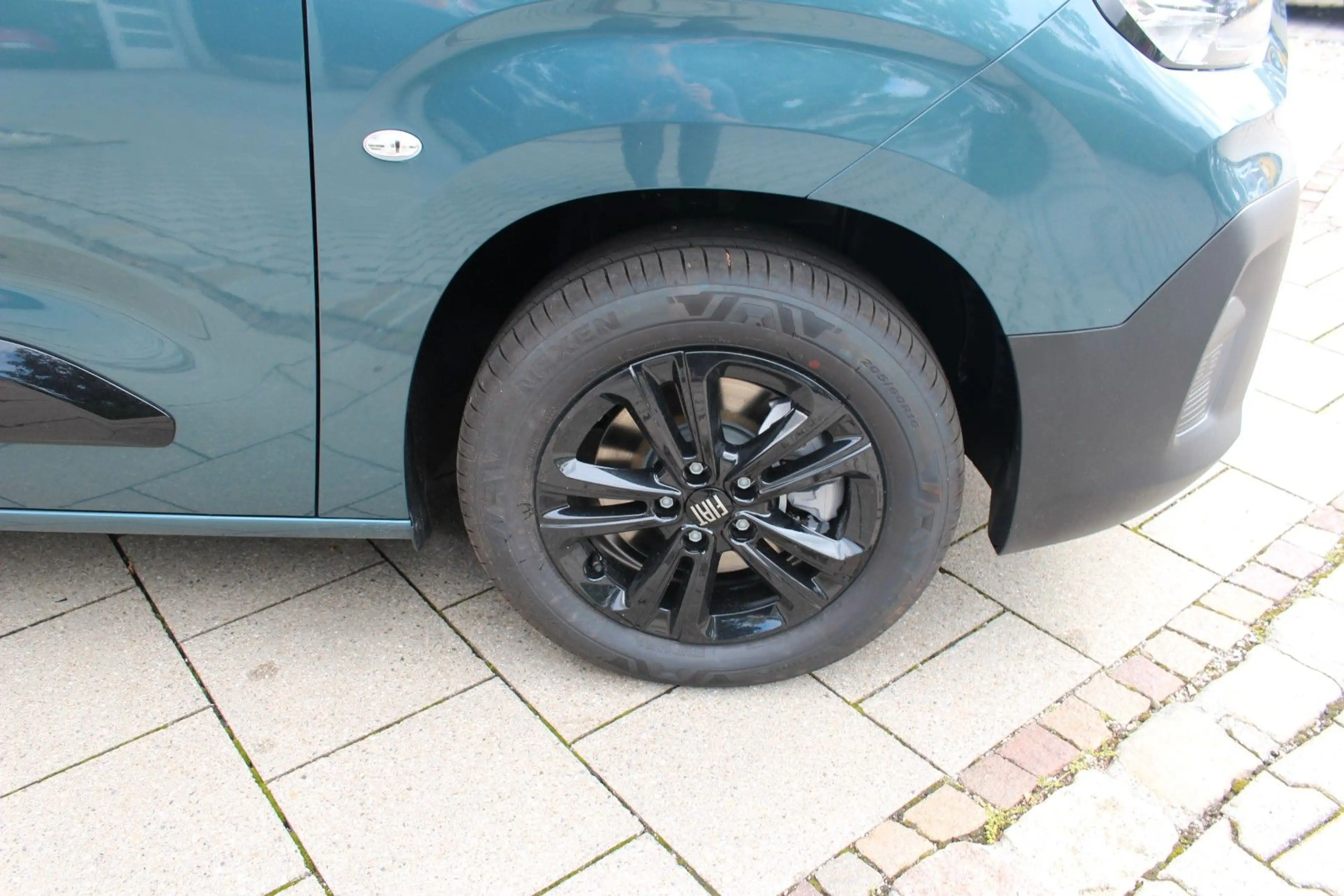 Fiat Qubo L 5-Sitzer L1 1.5 Diesel 96 kW Icon — photo 3