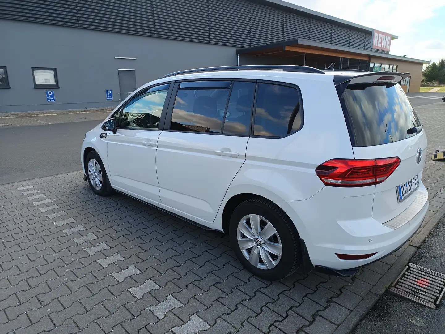 Volkswagen Touran 1.6 TDI SCR (BlueMotion Technology) DSG Comfortlin Blanco - 2