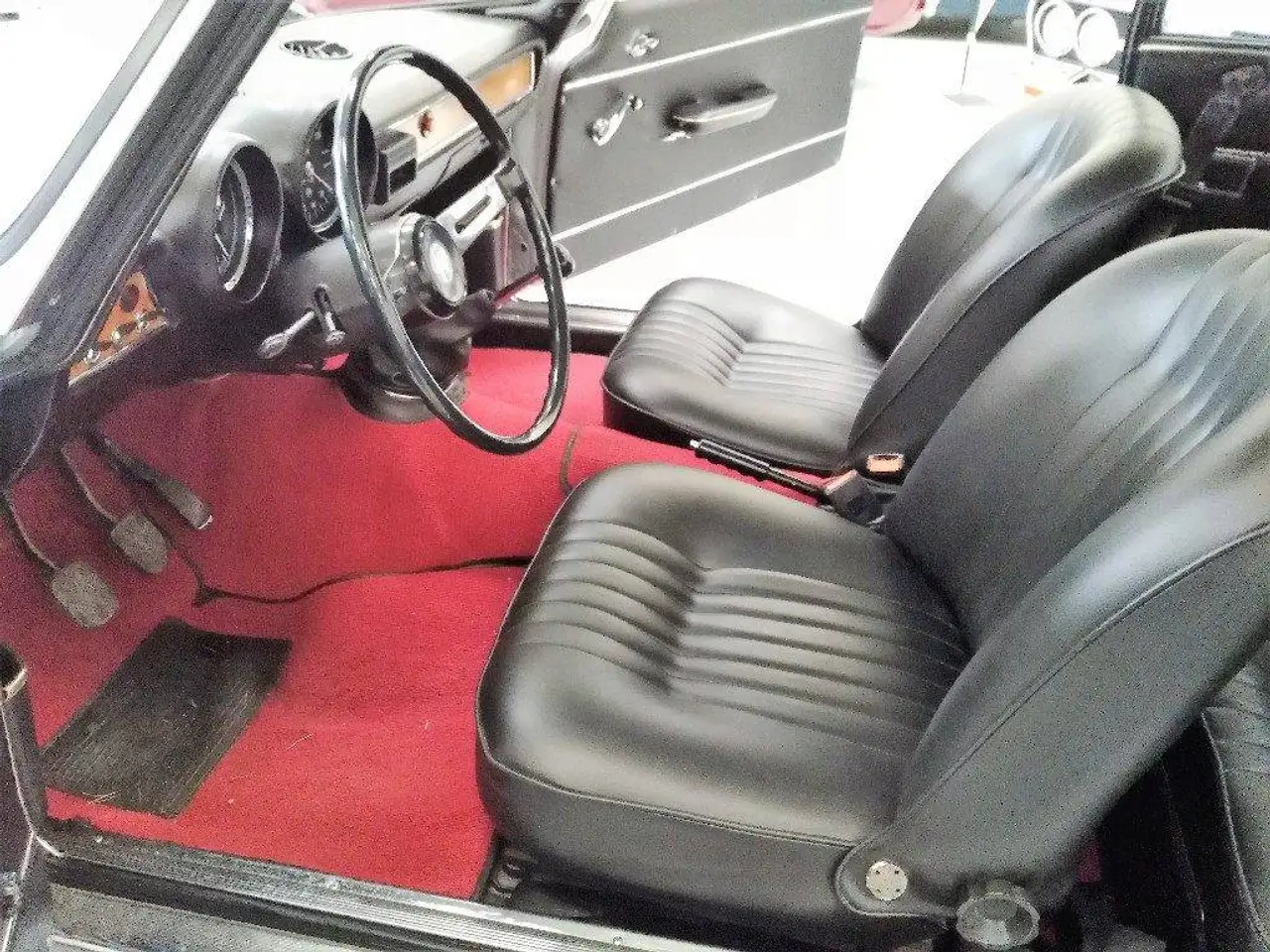 Alfa Romeo Junior GT1300, foto 3