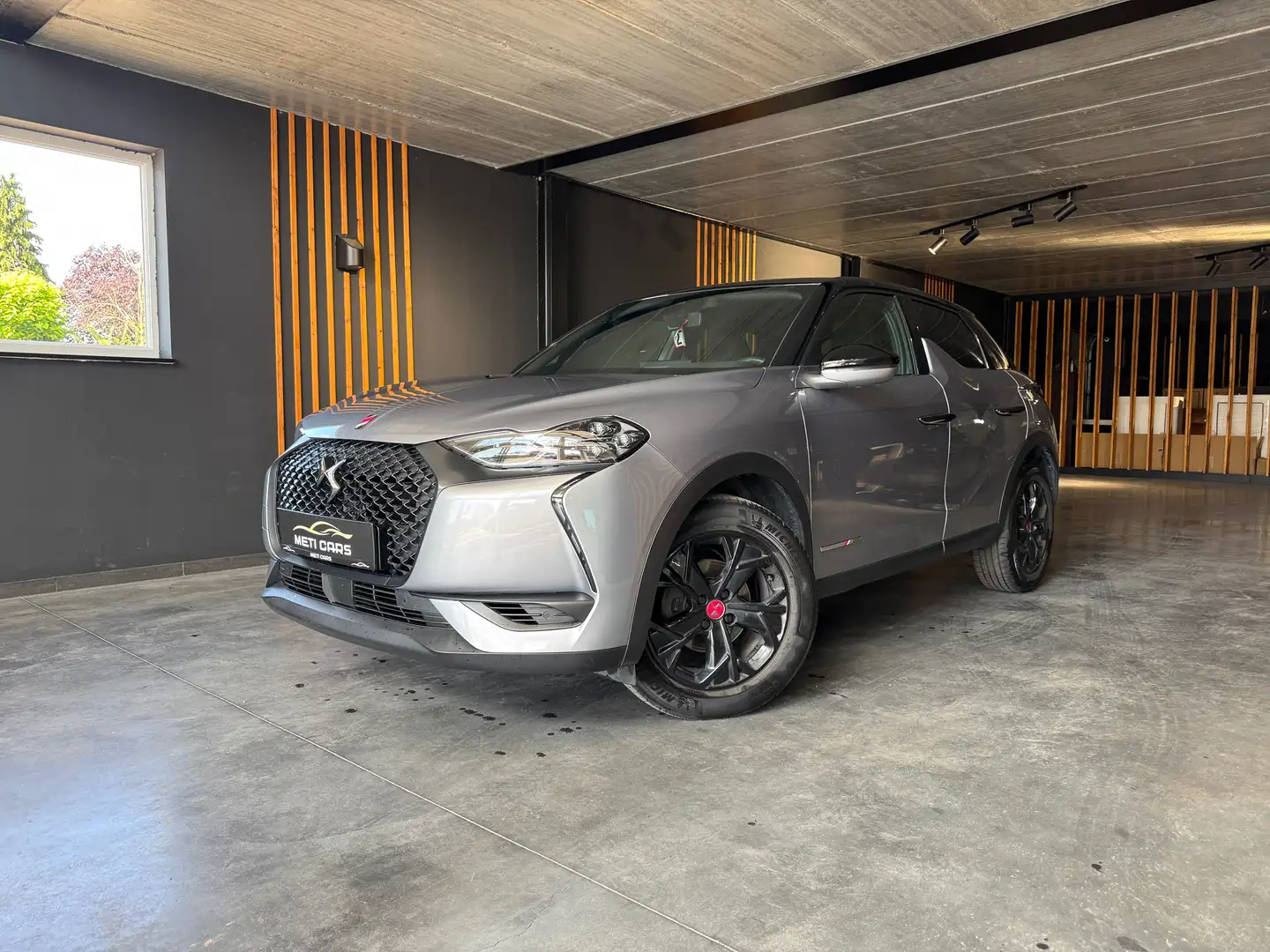 DS Automobiles DS 3 Crossback Performance Line | Alcantara | Carplay | Stoelver. Grijs - 2