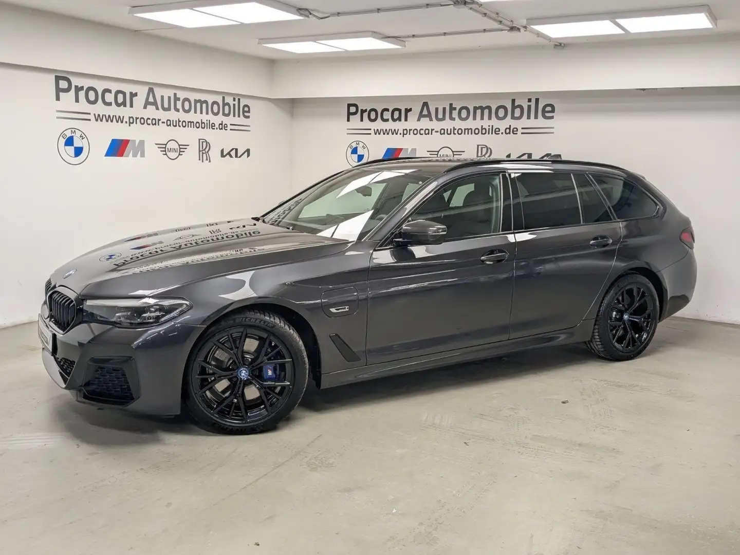 BMW 530 e Touring M Sport Live Prof PA 19'' DAB LED Lhz Grau - 2
