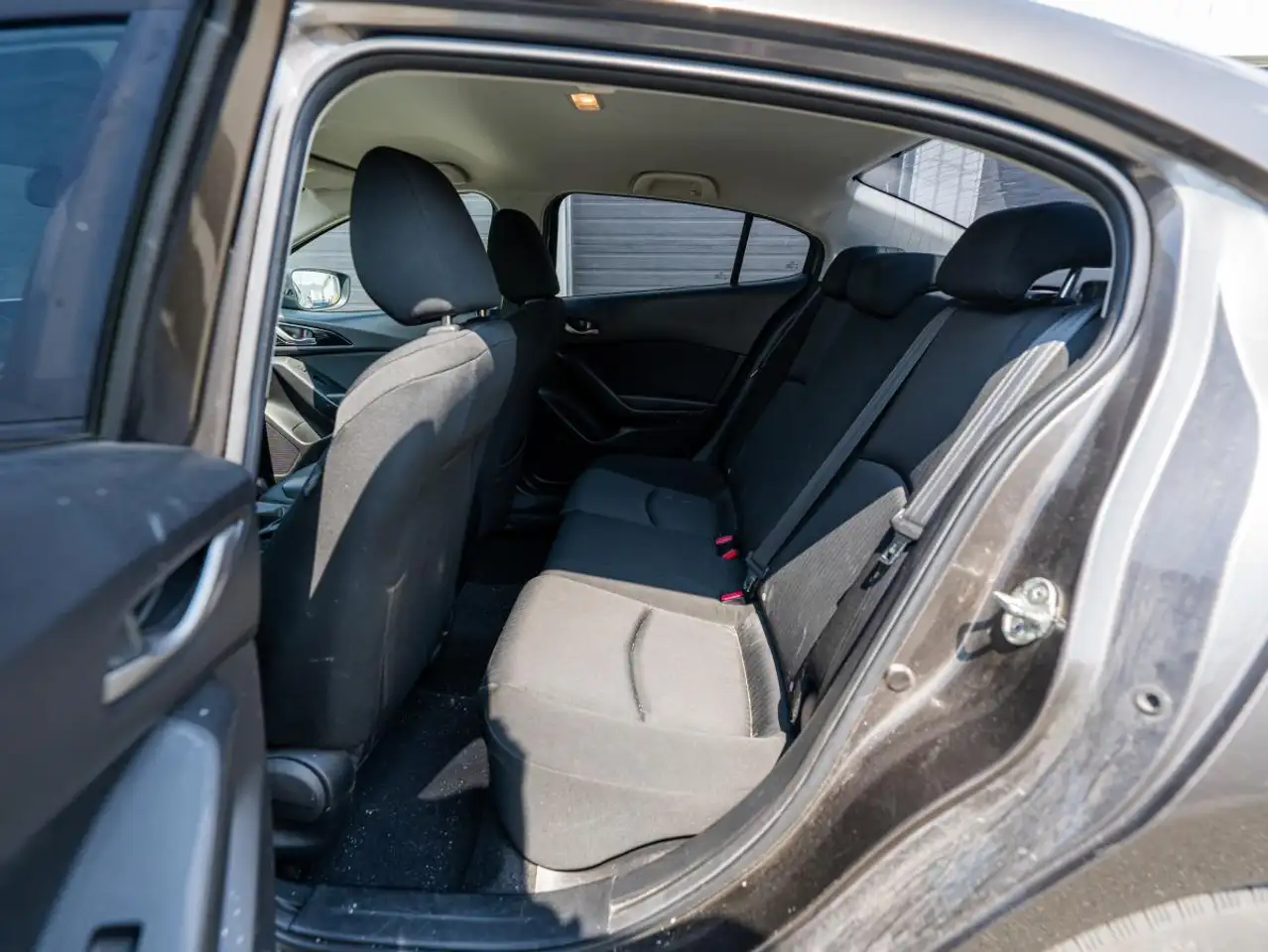 Mazda 3 снимка Mazda 3