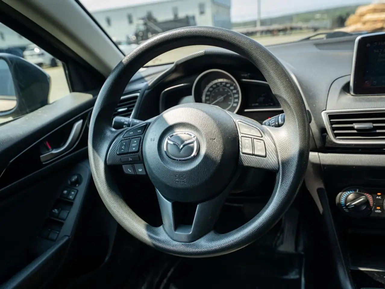 Mazda 3 снимка Mazda 3