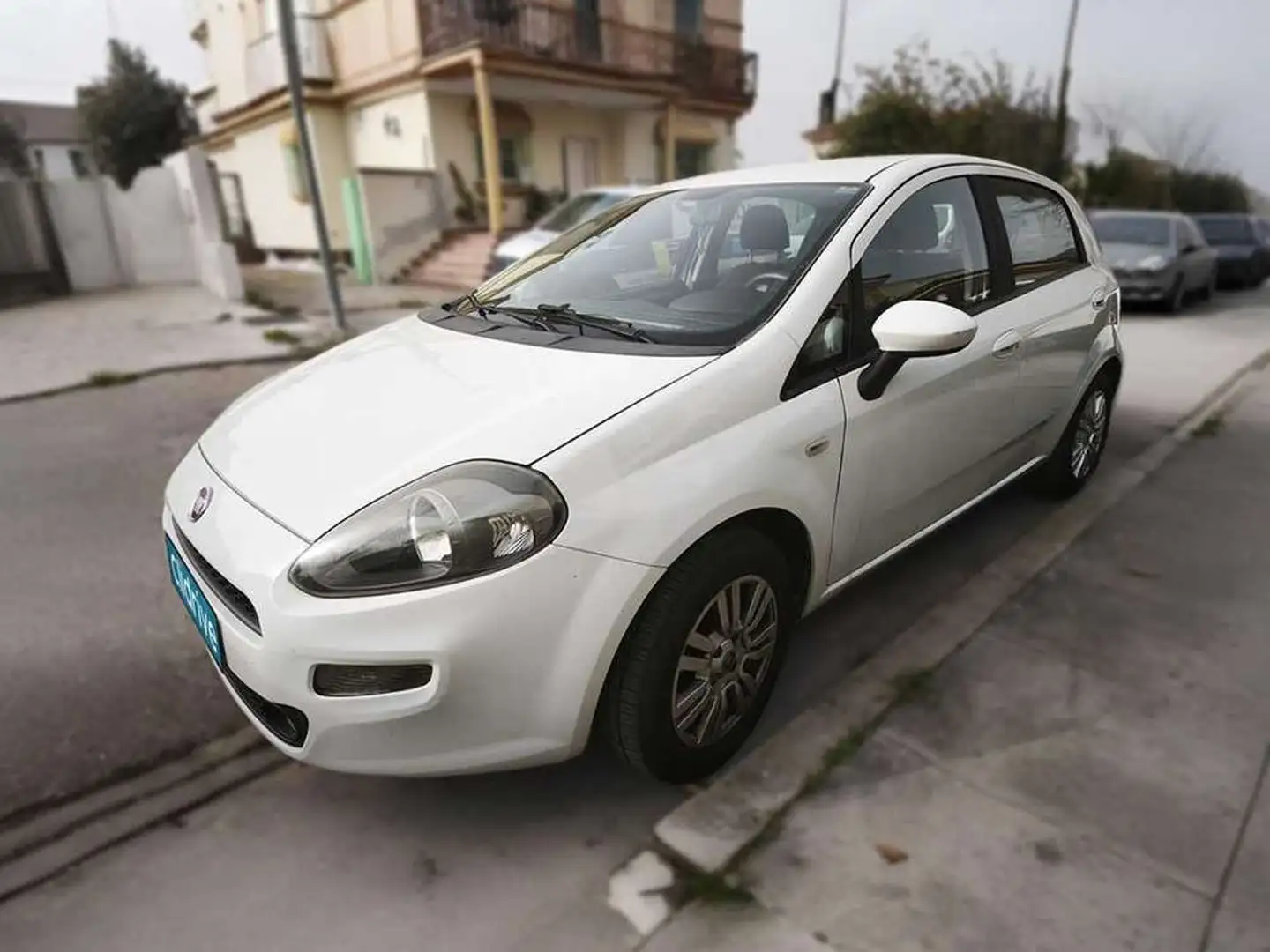 Fiat Punto 1.2 8v Easy 69 CV Gasolina S&S Blanco - 2