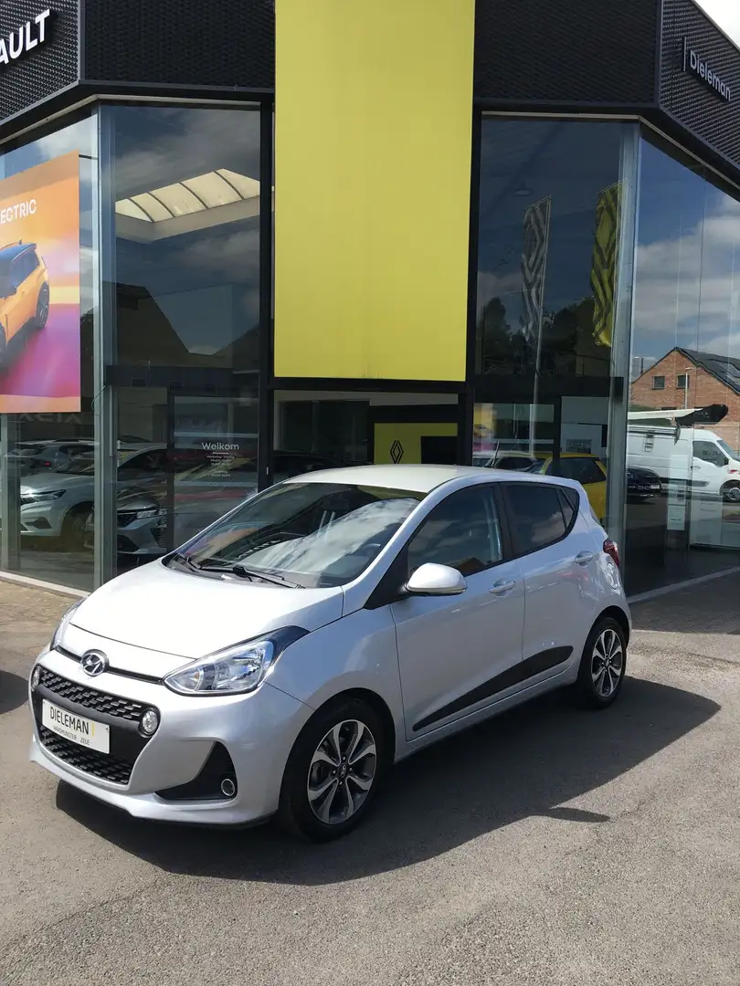 Hyundai i10 Luxury Launch Edition - 1