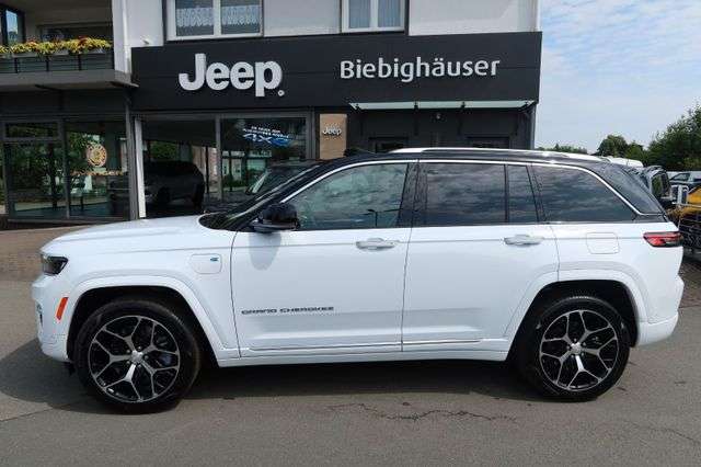 Imagine Jeep Grand Cherokee Summit Reserve Plug-In-Hybrid 4xe