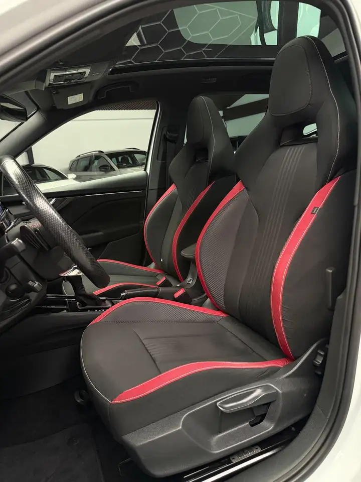 Skoda Kamiq 1.5 TSI Monte Carlo Pano CarPlay Camera, миниатюра 4