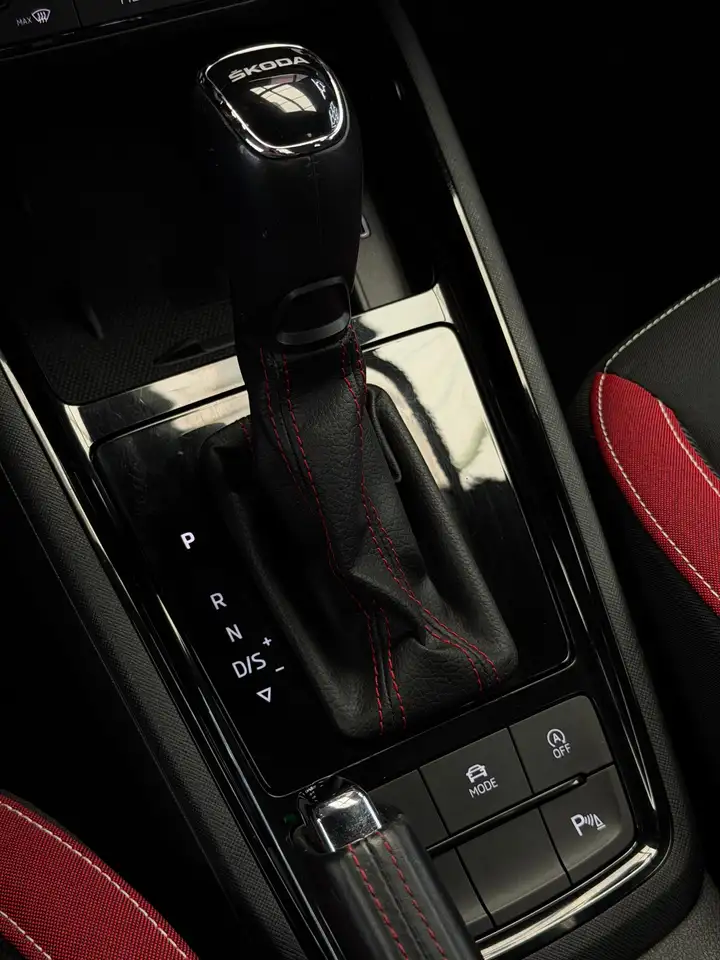 Skoda Kamiq 1.5 TSI Monte Carlo Pano CarPlay Camera, миниатюра 17