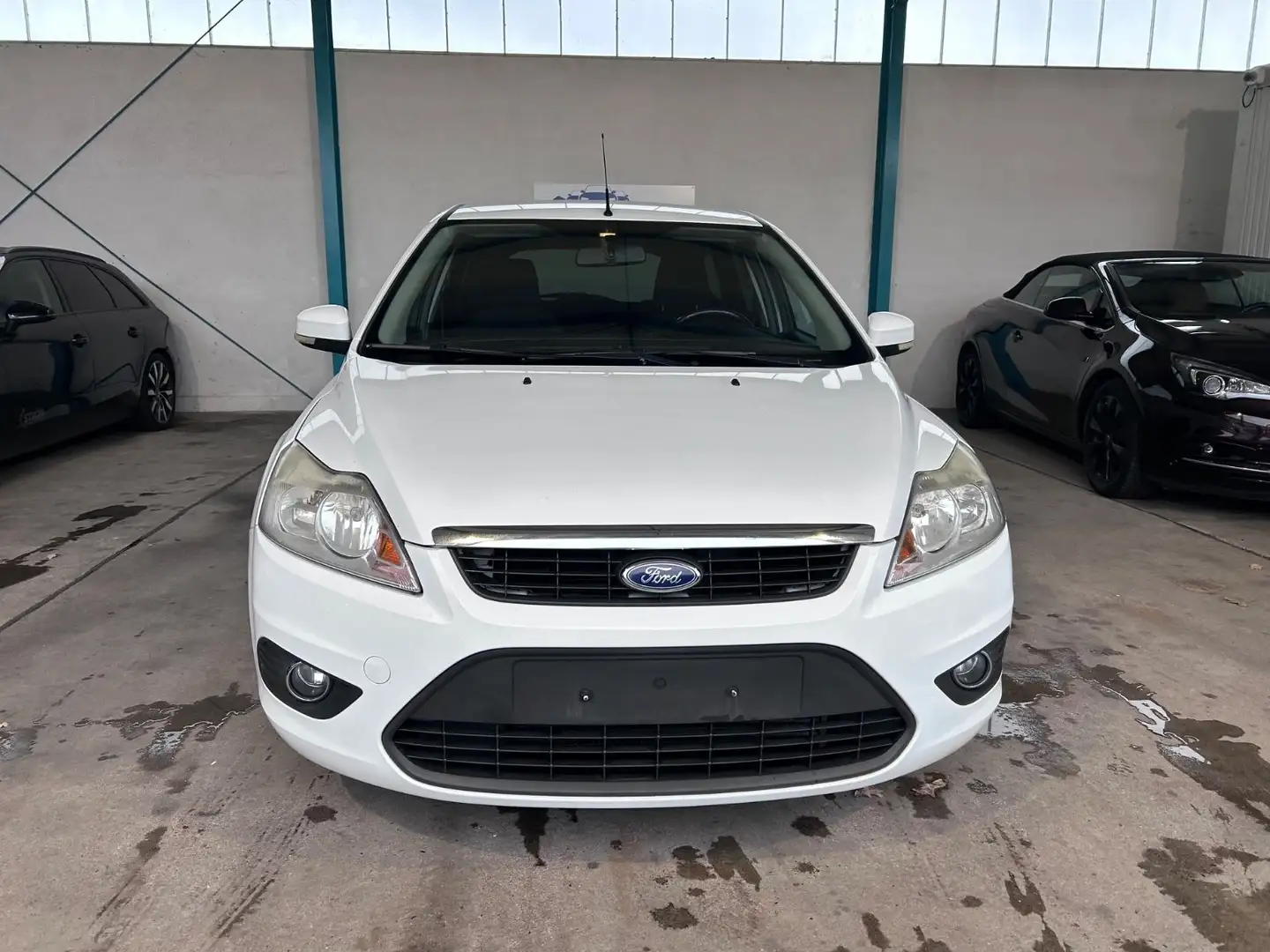 Ford Focus Turnier 1.6 TDCi Concept Bílá - 2