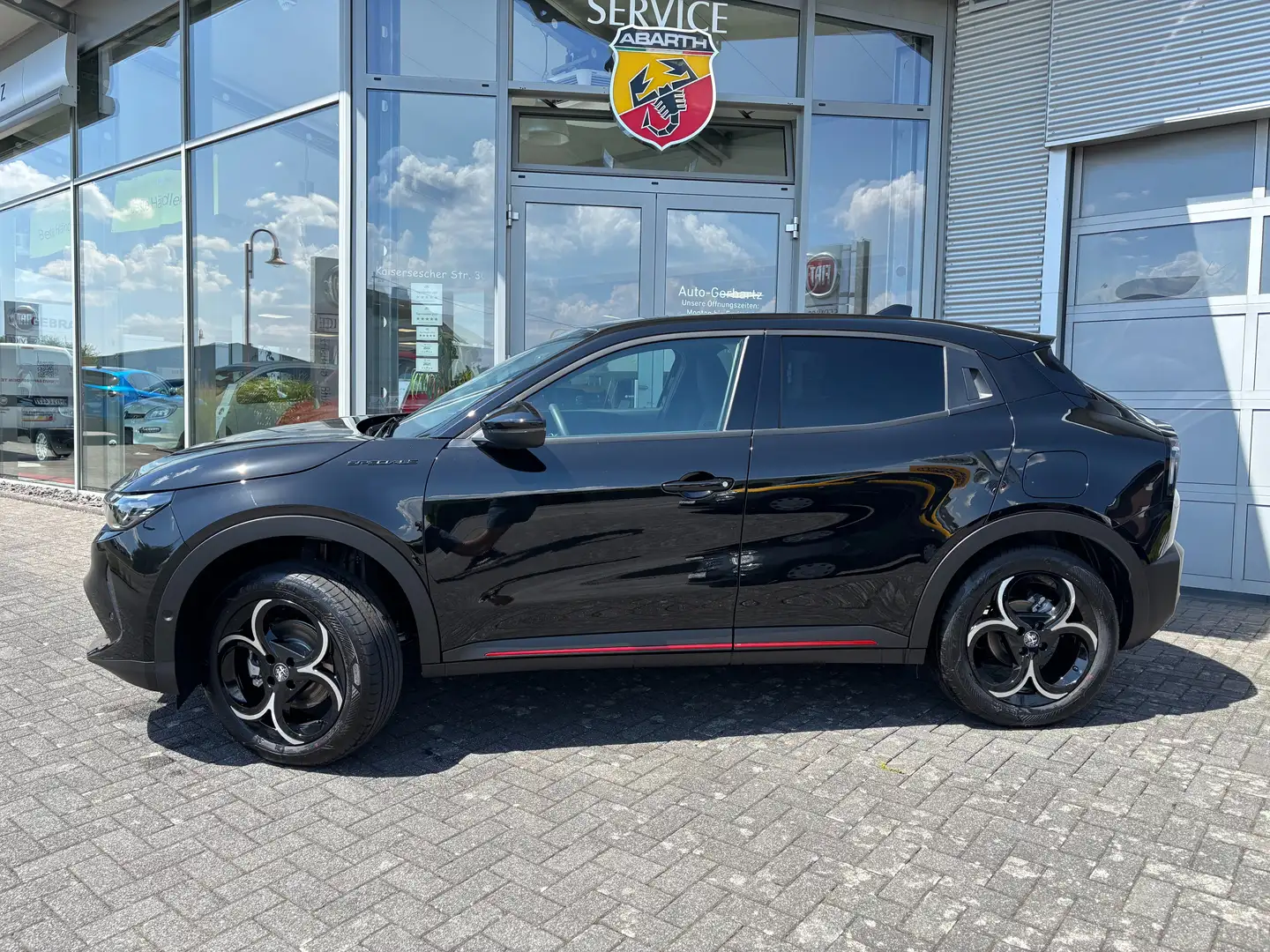 Alfa Romeo Junior 1.2 VGT Ibrida Speciale Zwart - 2