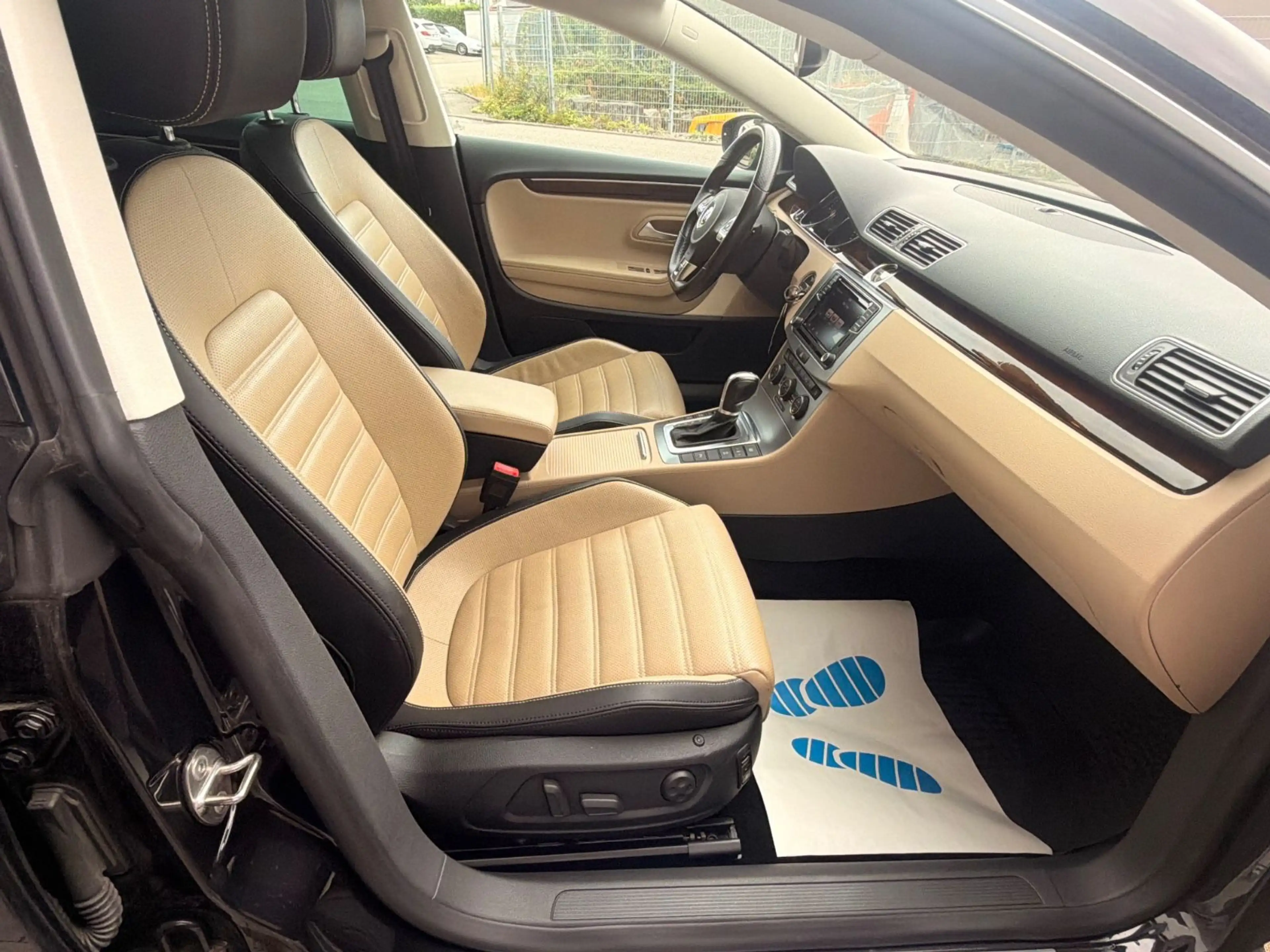 Volkswagen CC 2.0 TDI R-line Automatik BMT — photo 10