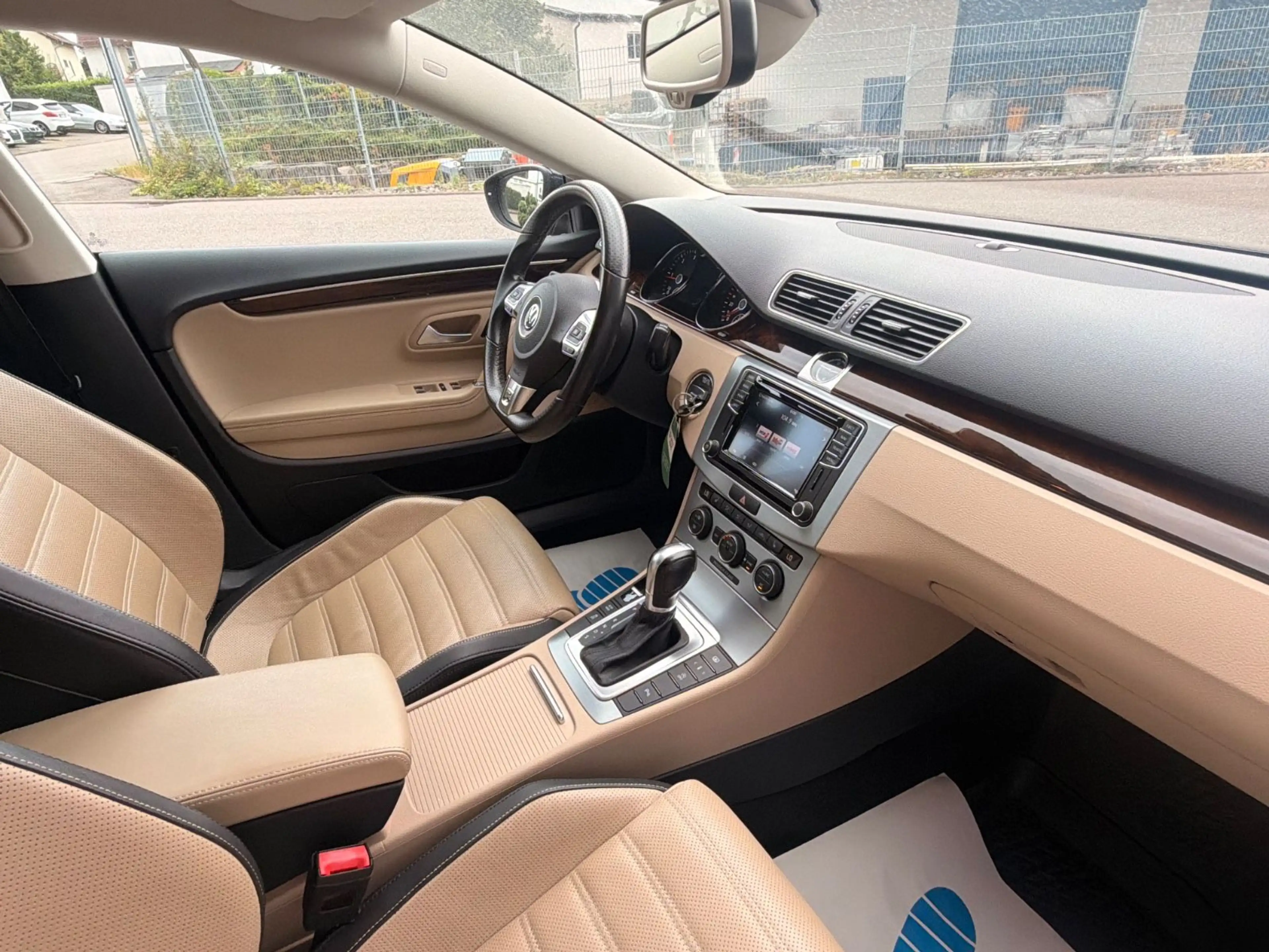 Volkswagen CC 2.0 TDI R-line Automatik BMT — photo 9