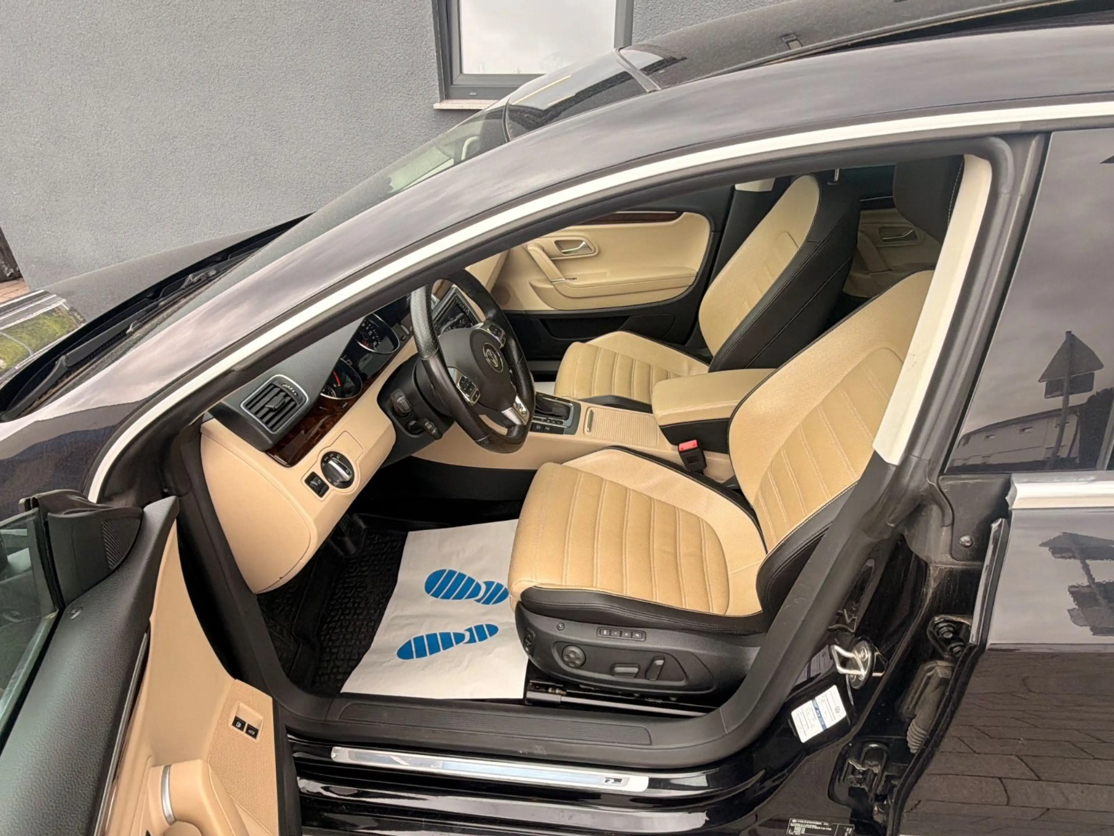 Volkswagen CC 2.0 TDI R-line Automatik BMT — photo 6