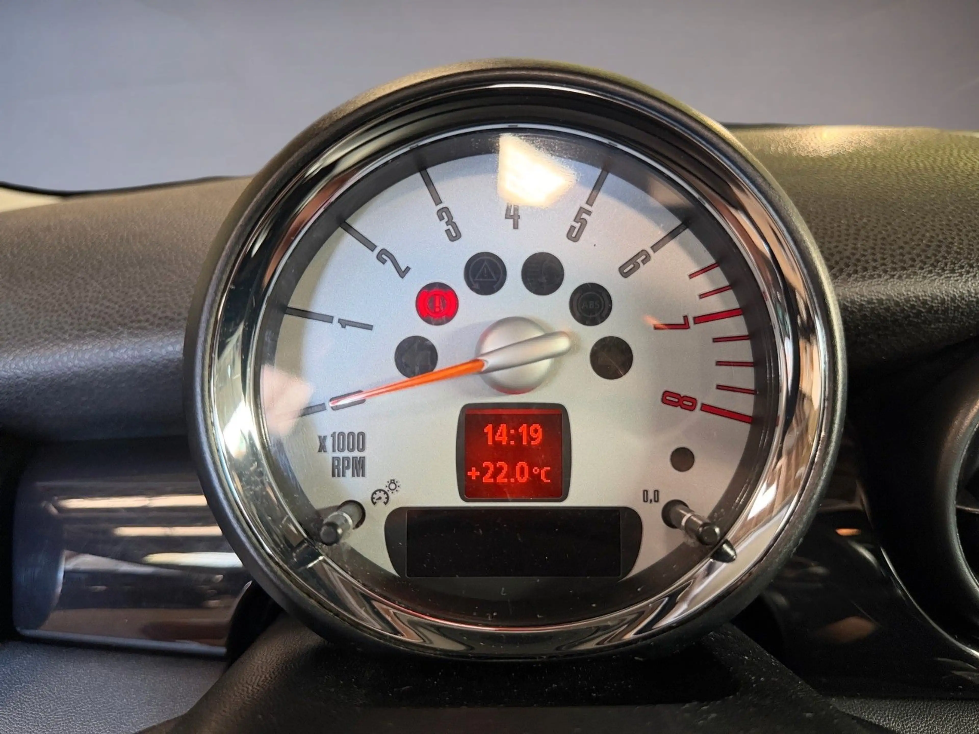 MINI One 95PS Pano PDC Sitzheizung TÜV Inspektion NEU — photo 15