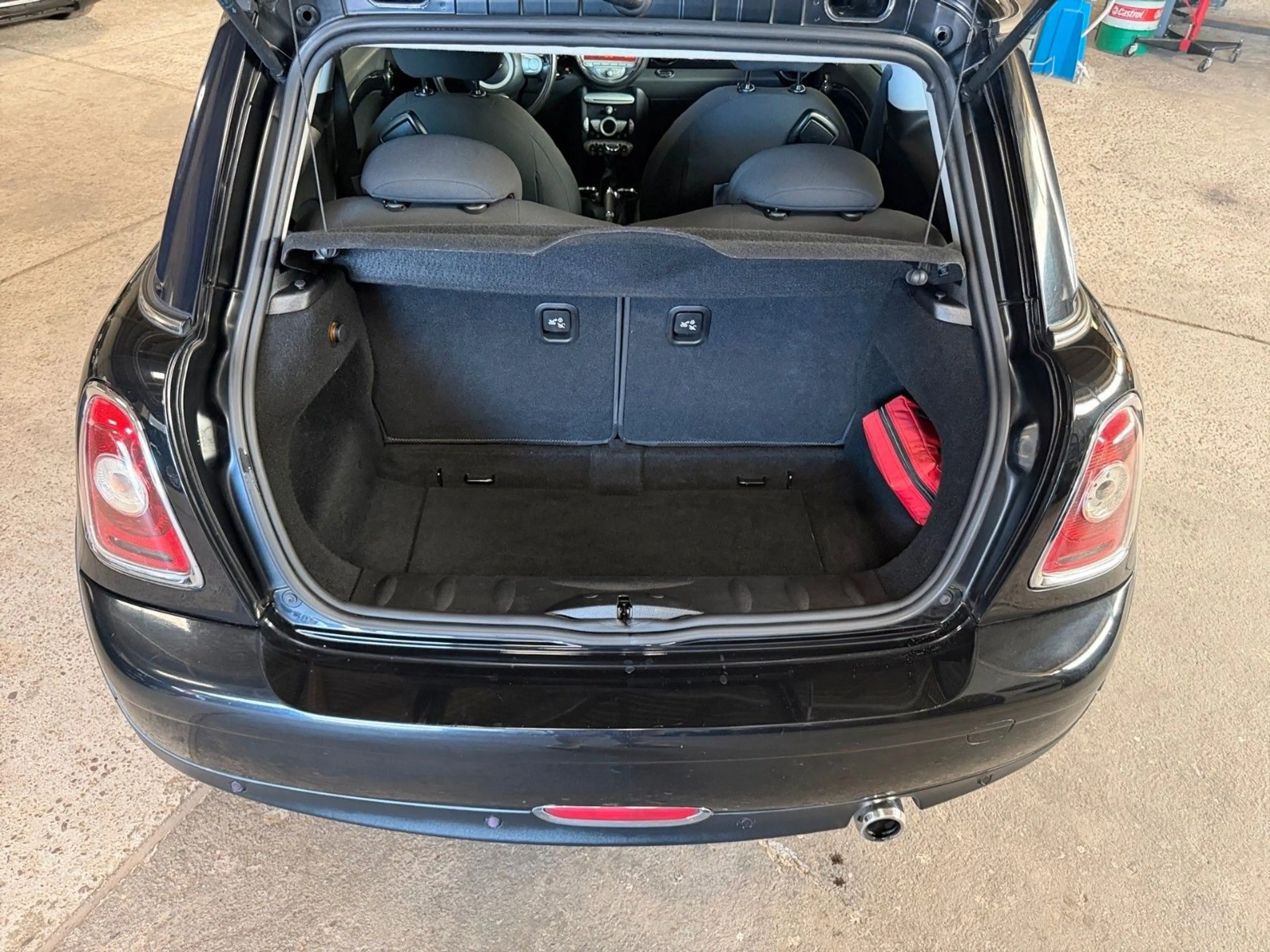 MINI One 95PS Pano PDC Sitzheizung TÜV Inspektion NEU — photo 10