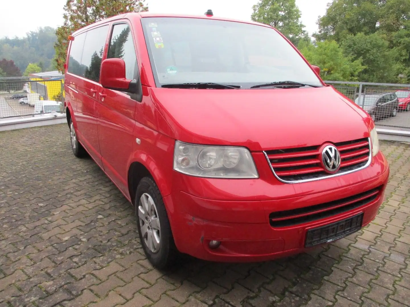 Volkswagen T5 Caravelle lang L2+8-Sitzer+Klima+AHK Rot - 2