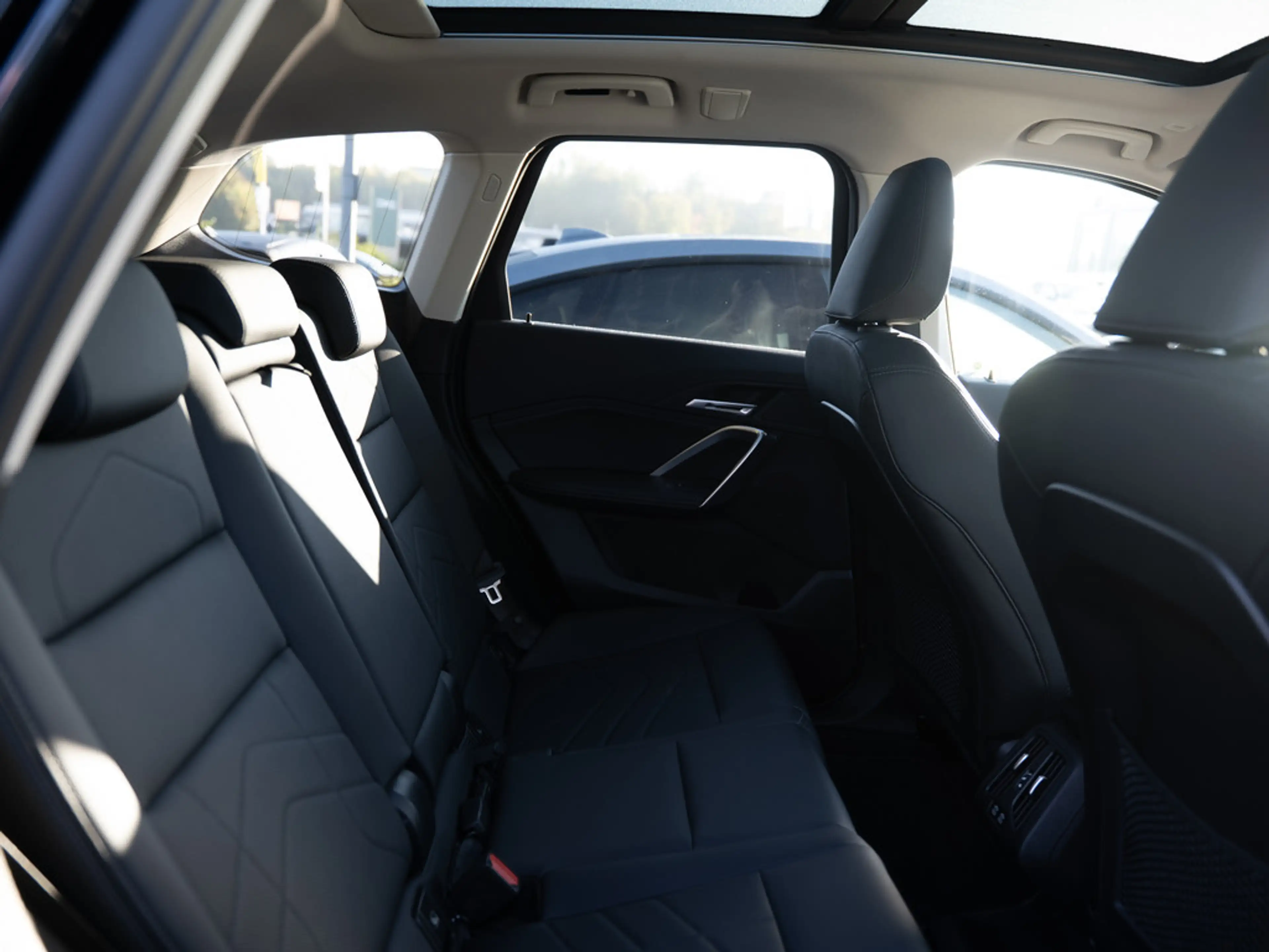 BMW X1 xDrive30 xLine PANO LED NAVI KAMERA SHZ PDC — photo 9