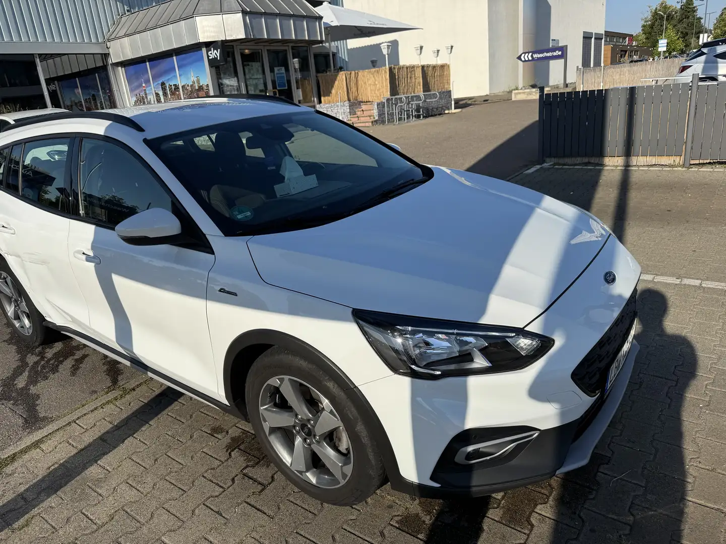 Ford Focus Turnier 1.0 EcoBoost Start-Stopp-System Titanium Weiß - 2