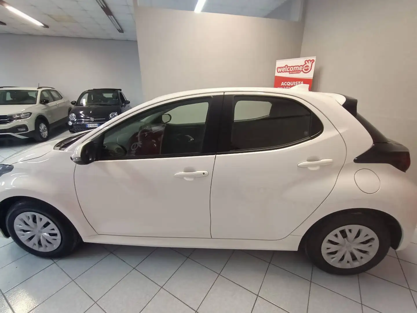 Toyota Yaris 1.5 hybrid Active Blanc - 2