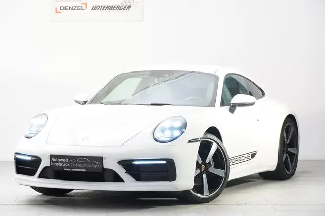 Porsche 992 911 Carrera
