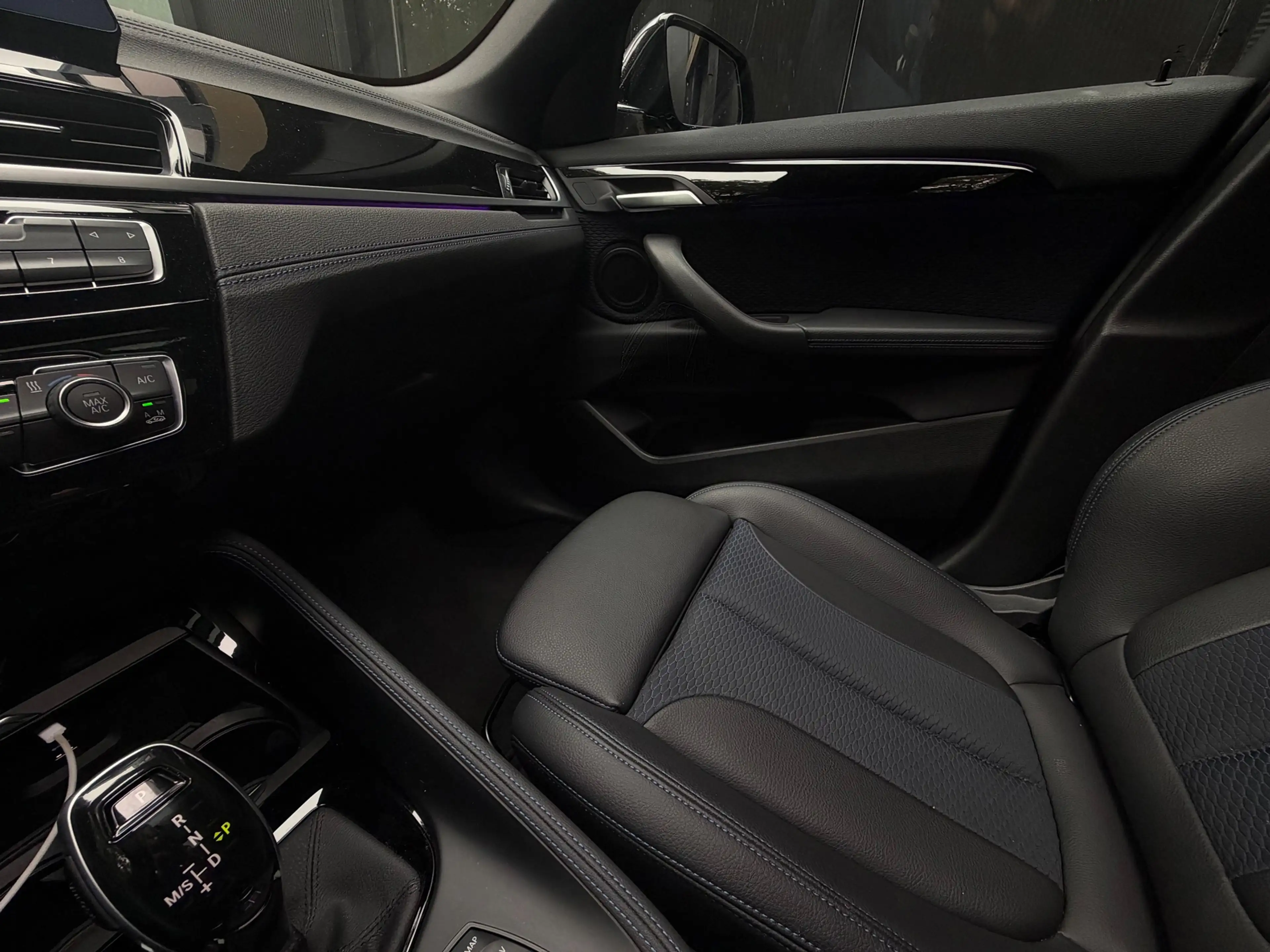BMW X2 M35i Business Edition Plus PANO/20INCH/HU-D/STLVRM — photo 6