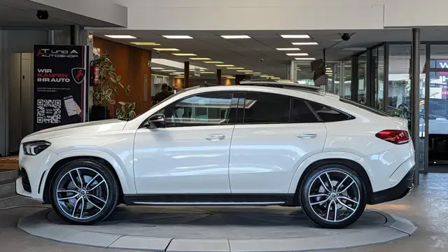 Mercedes-Benz GLE view 4