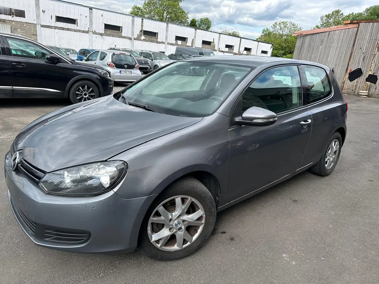Volkswagen Golf 1.4i Trendline Gris - 1