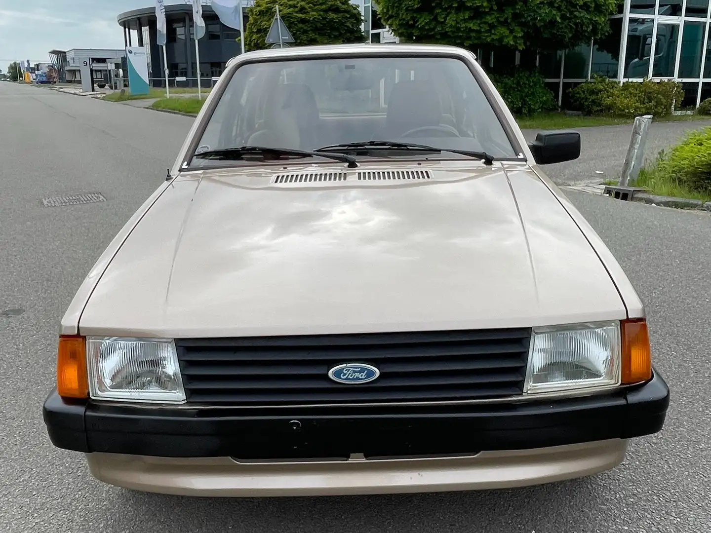 Ford Escort 1.3L Eerste eigenaar Slechts 63136 km Bronze - 2