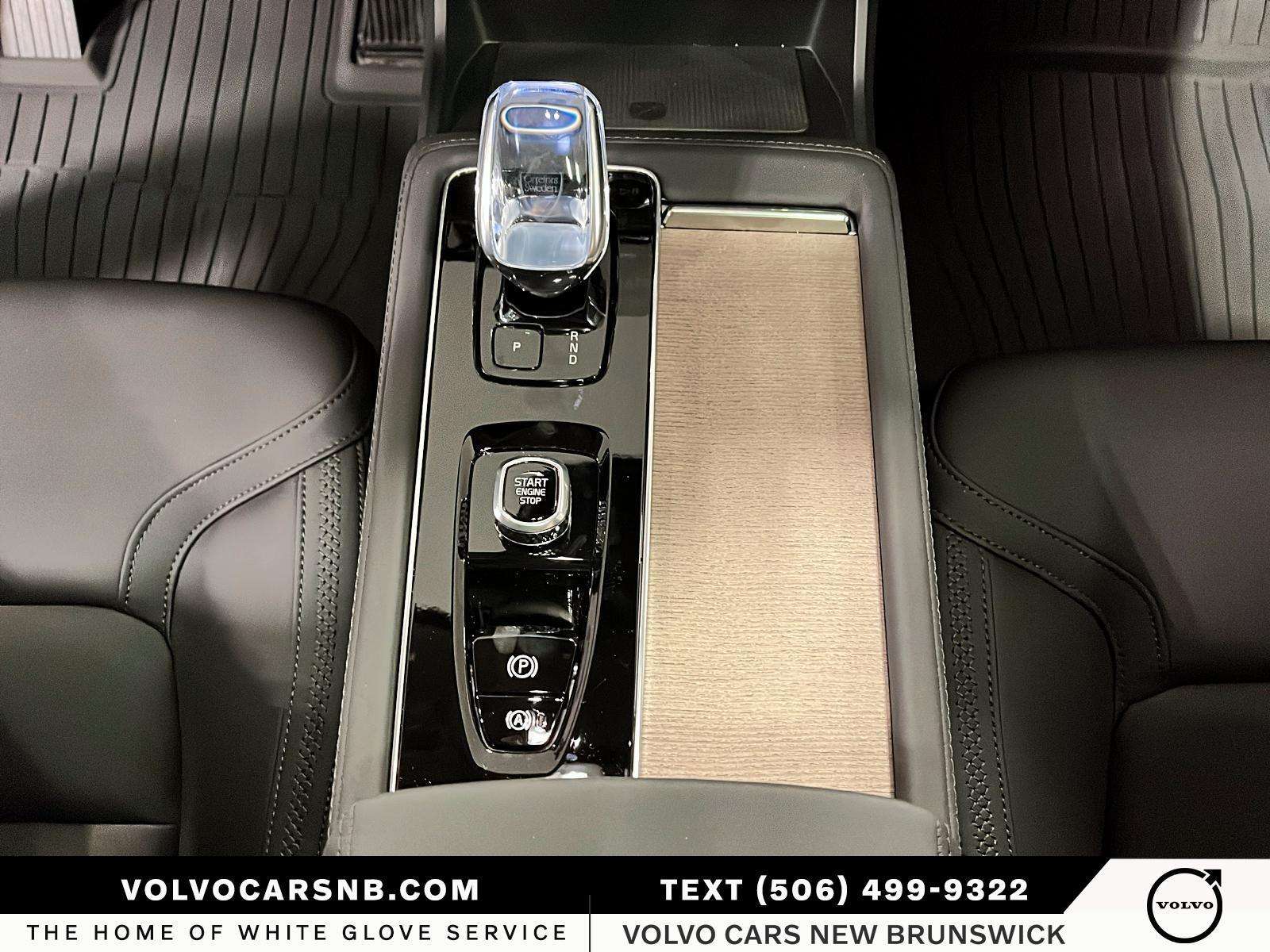 2026 Volvo XC90 B6 Plus Dark Theme thumb 15