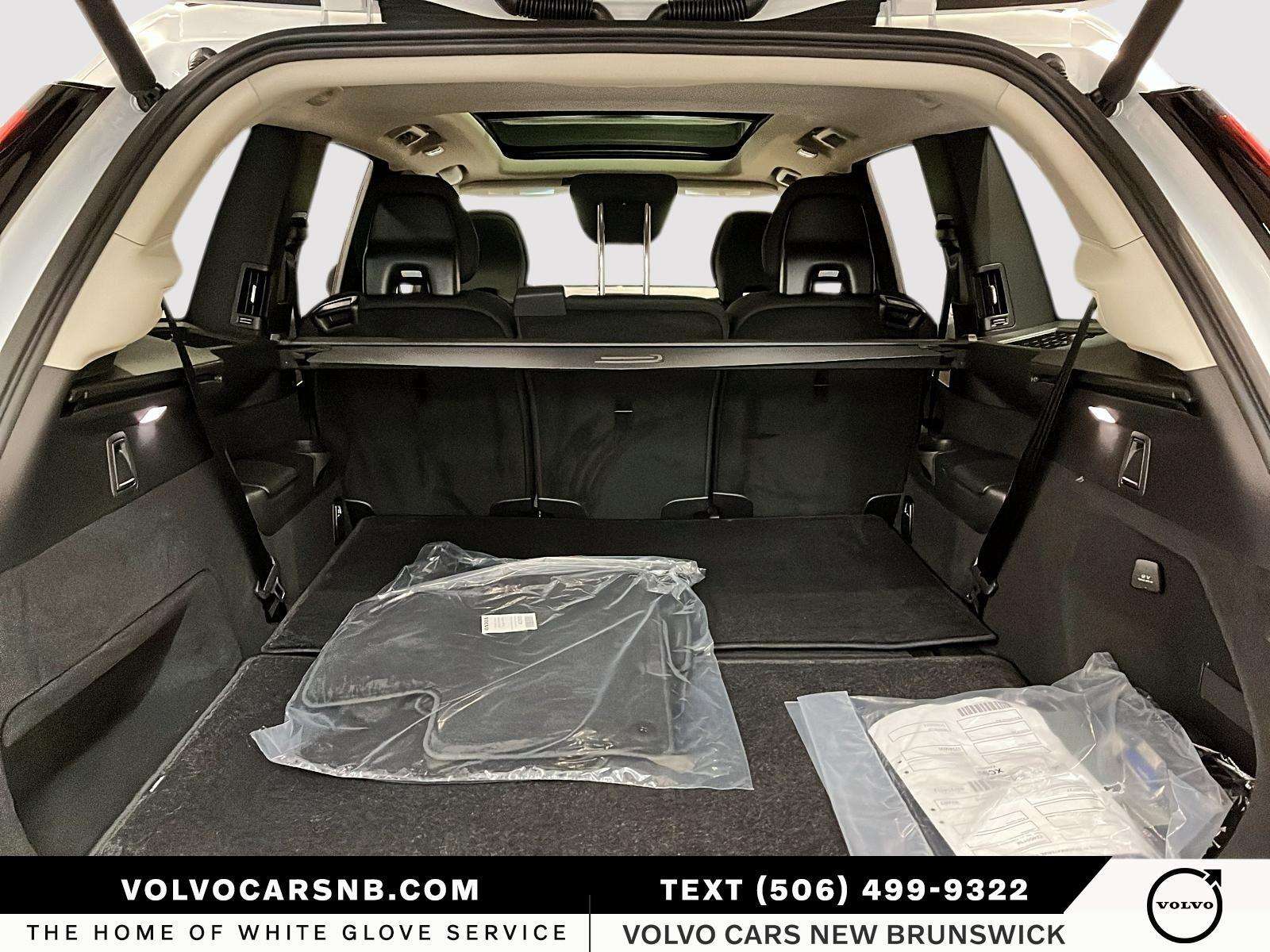 2026 Volvo XC90 B6 Plus Dark Theme thumb 6