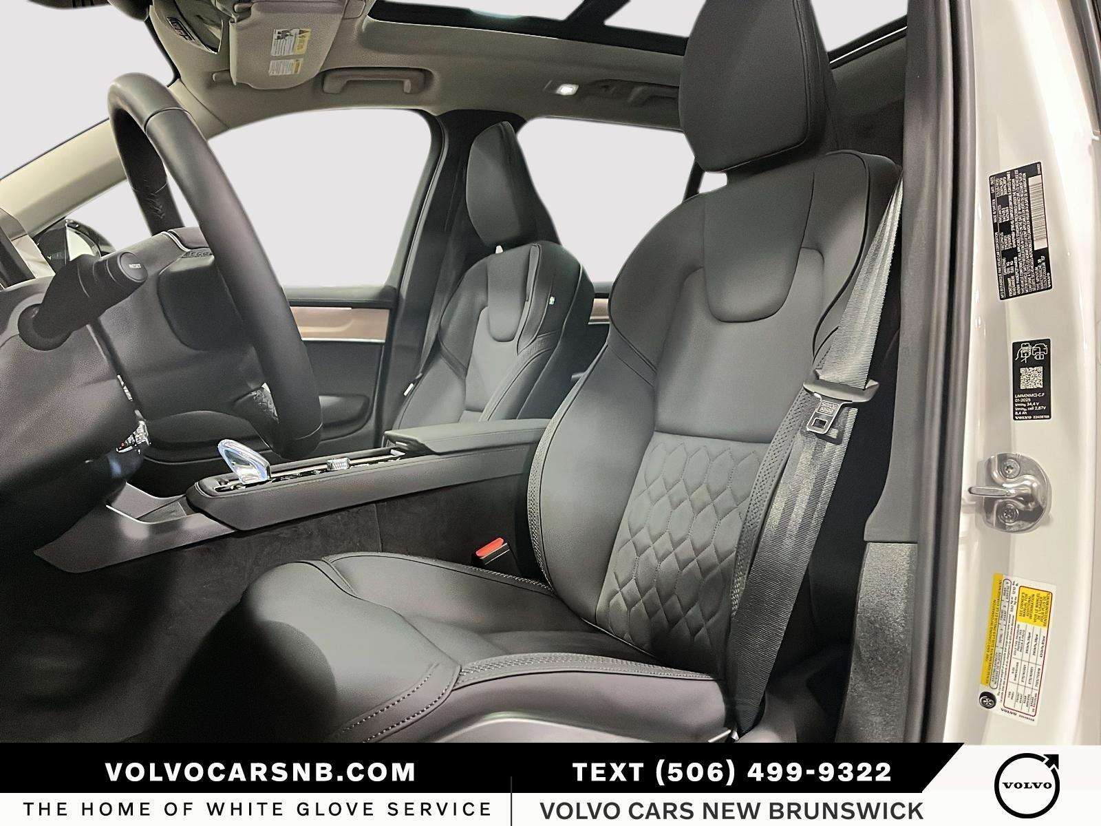2026 Volvo XC90 B6 Plus Dark Theme thumb 8