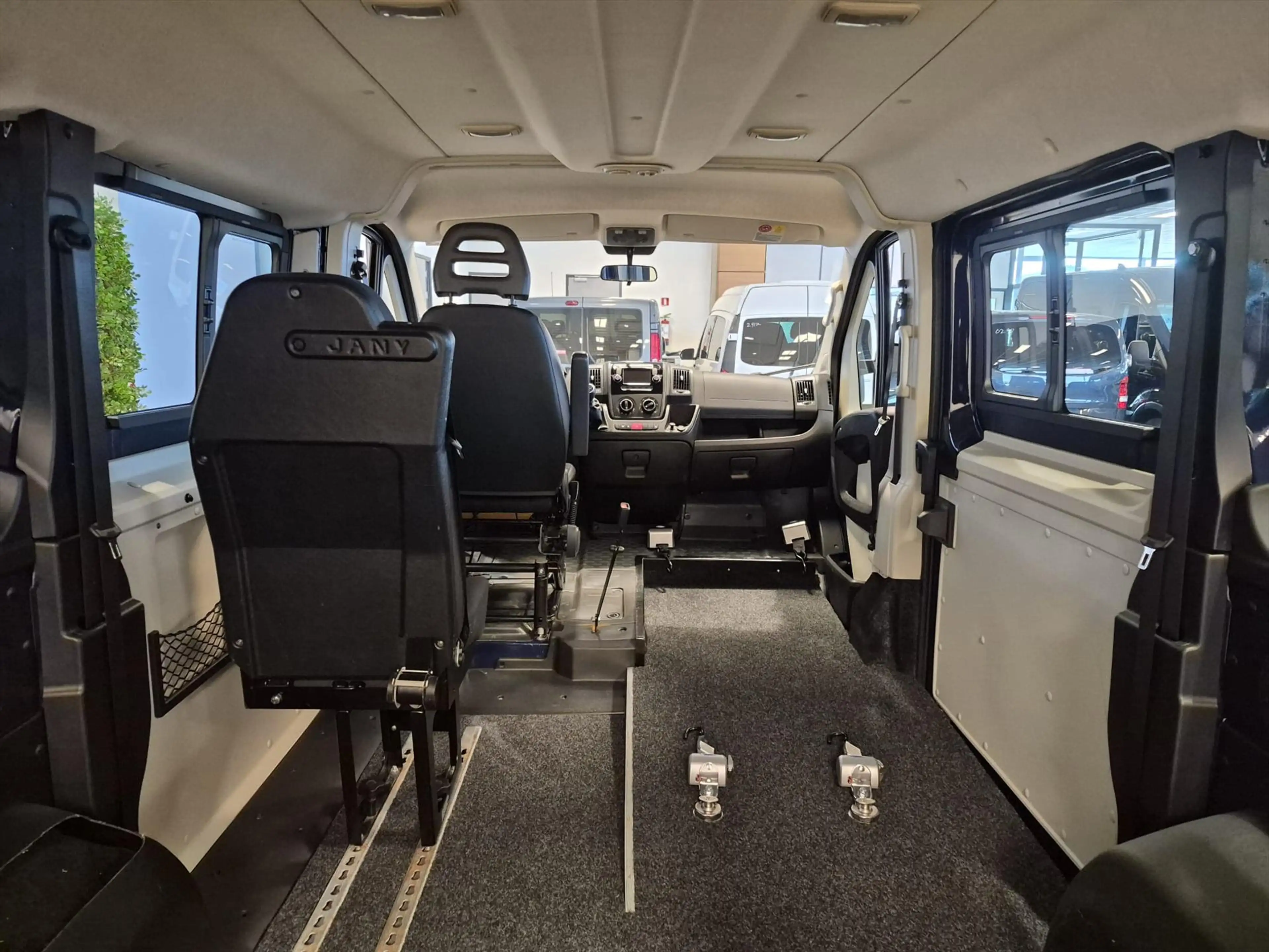Citroen Jumper L1H1 Rolstoelbus - Rolstoel voorin — photo 4