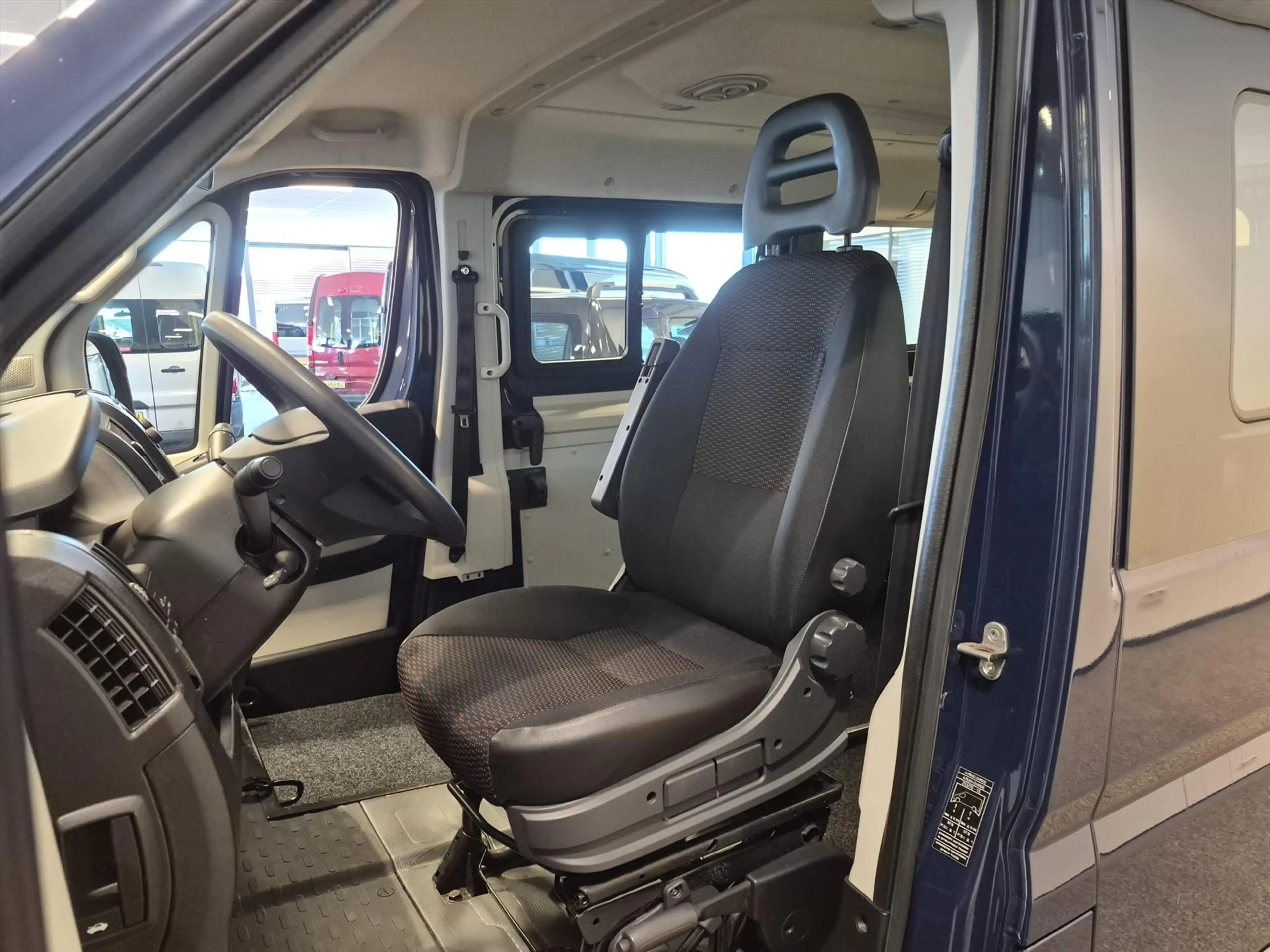 Citroen Jumper L1H1 Rolstoelbus - Rolstoel voorin — photo 16