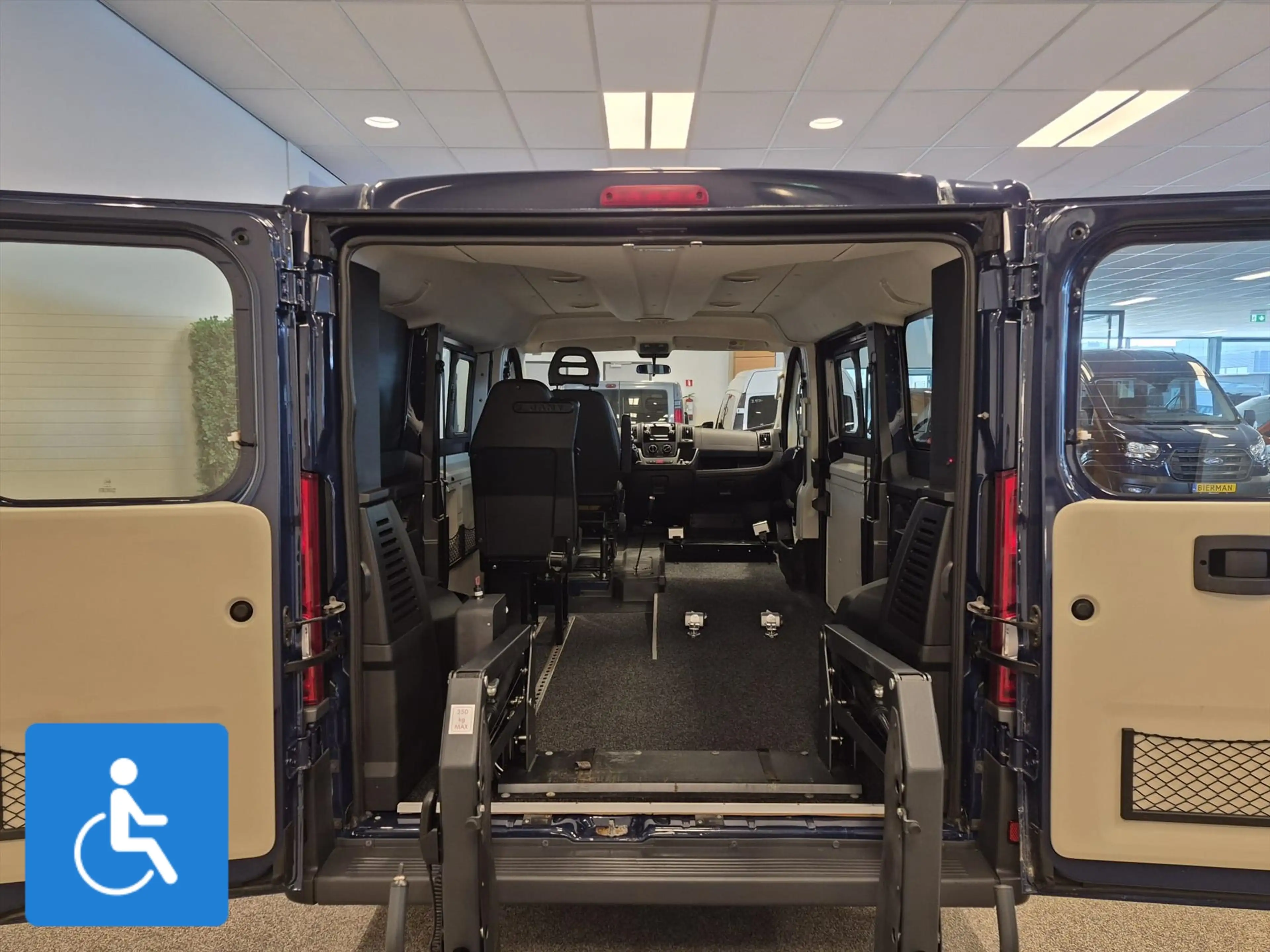 Citroen Jumper L1H1 Rolstoelbus - Rolstoel voorin — photo 3
