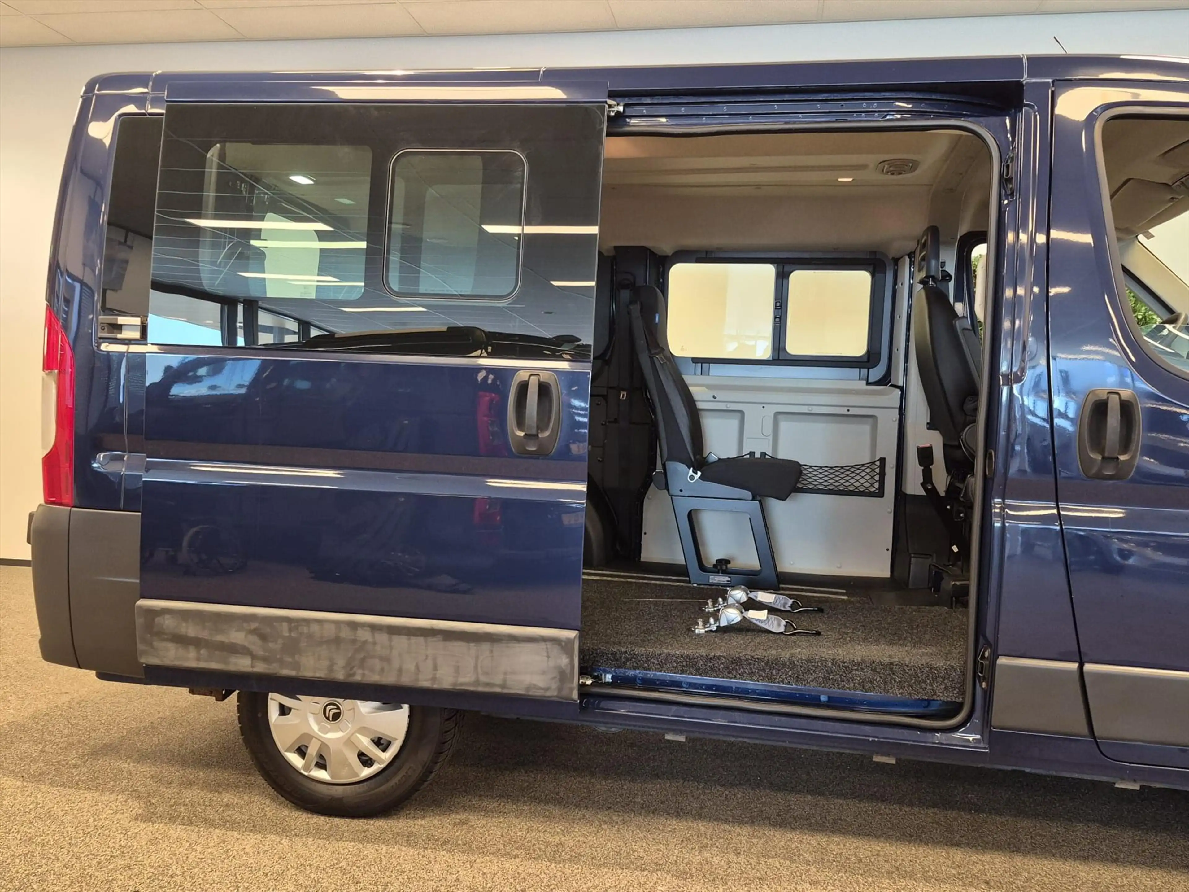 Citroen Jumper L1H1 Rolstoelbus - Rolstoel voorin — photo 14