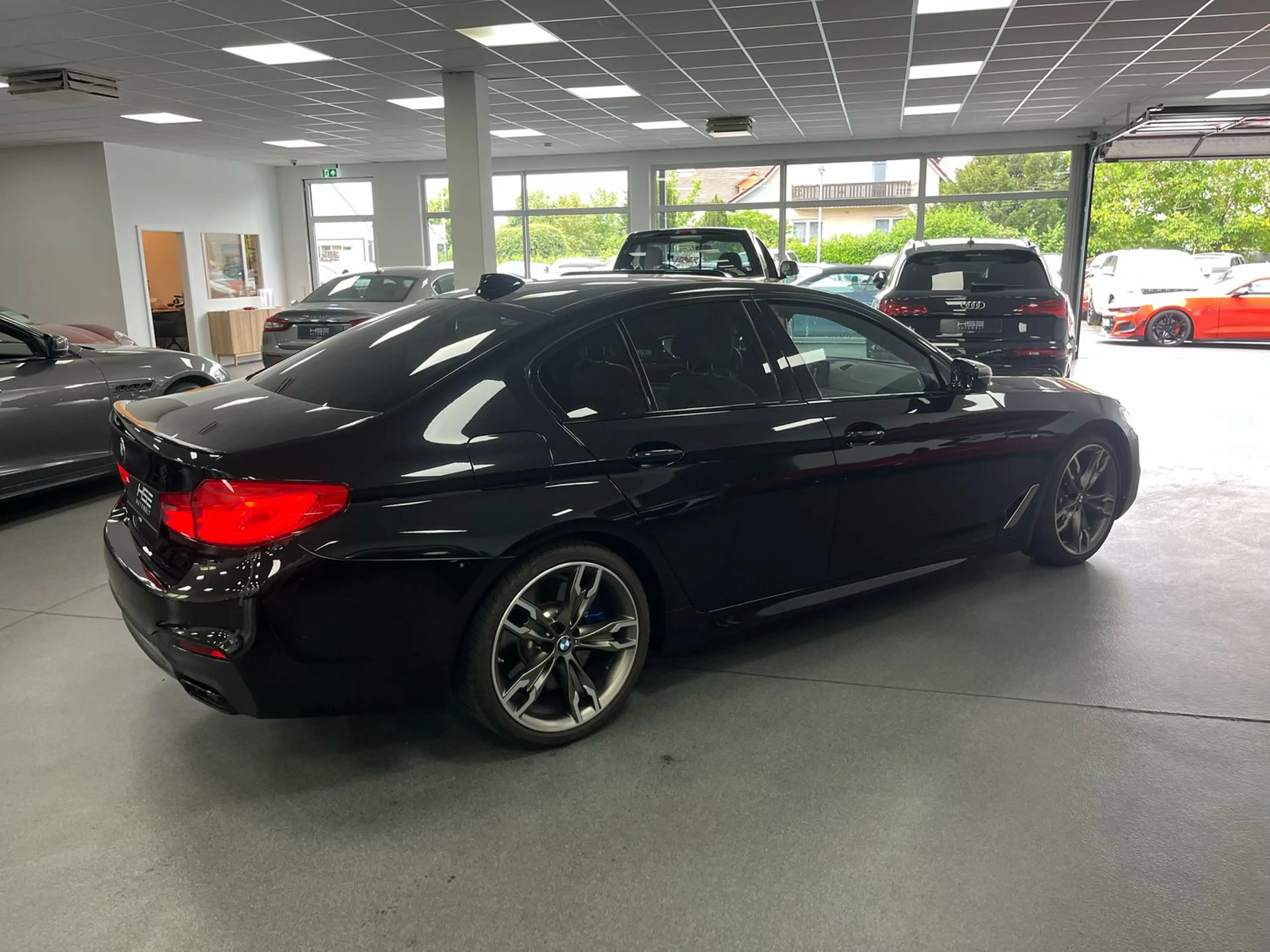 BMW M550 i xDrive Deutsch/Scheckheft/HUD/ACC/H&K/Laser — photo 10