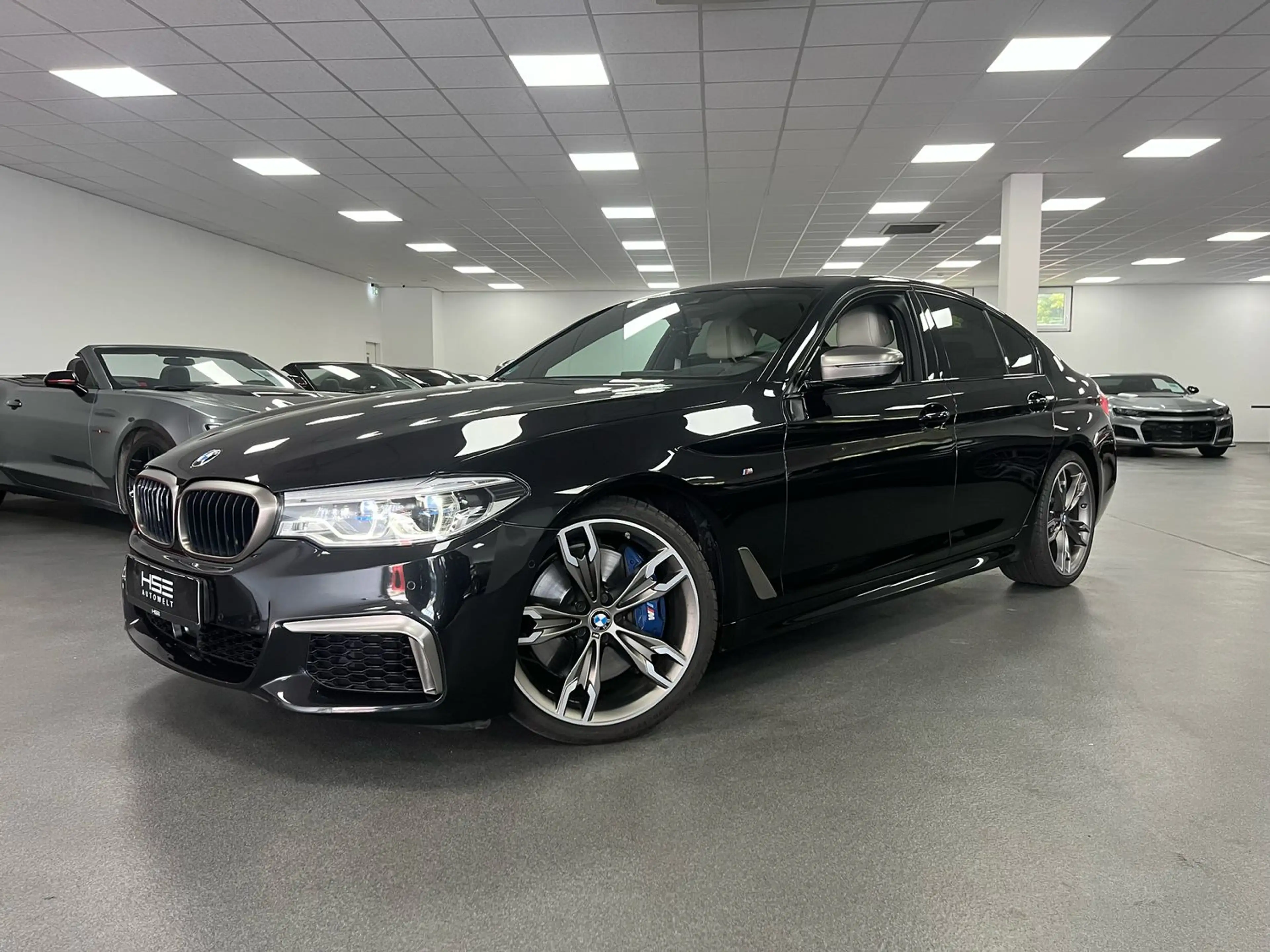 BMW M550 i xDrive Deutsch/Scheckheft/HUD/ACC/H&K/Laser — photo 3