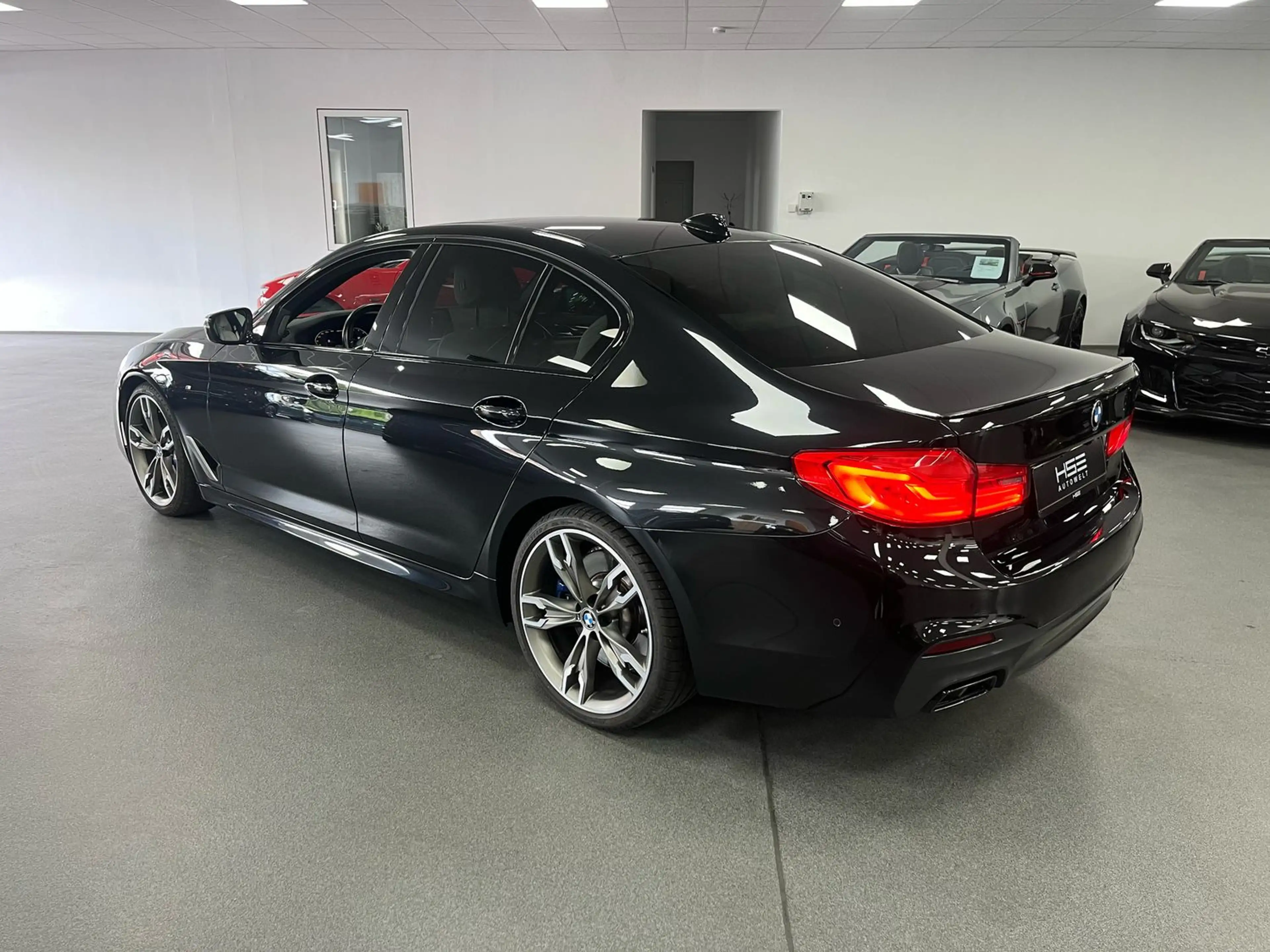 BMW M550 i xDrive Deutsch/Scheckheft/HUD/ACC/H&K/Laser — photo 7
