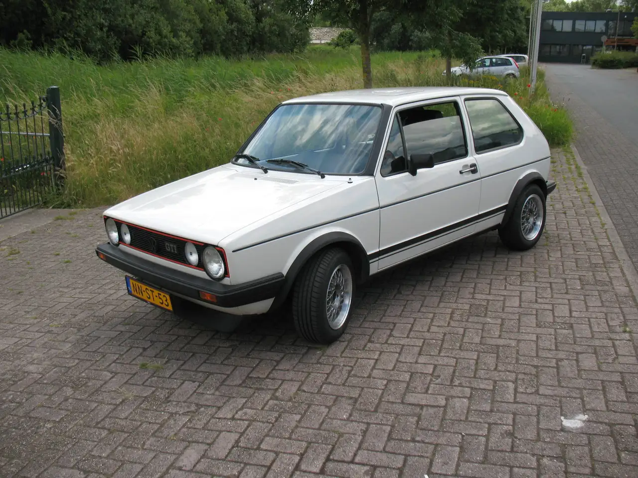 Volkswagen Golf GTI 1.8, foto 1