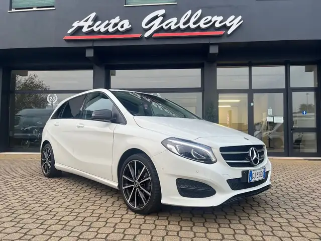 Mercedes-Benz B 200 D SPORT BLACK PACKET-FULL OPTIONAL-CONDIZIONI TOP