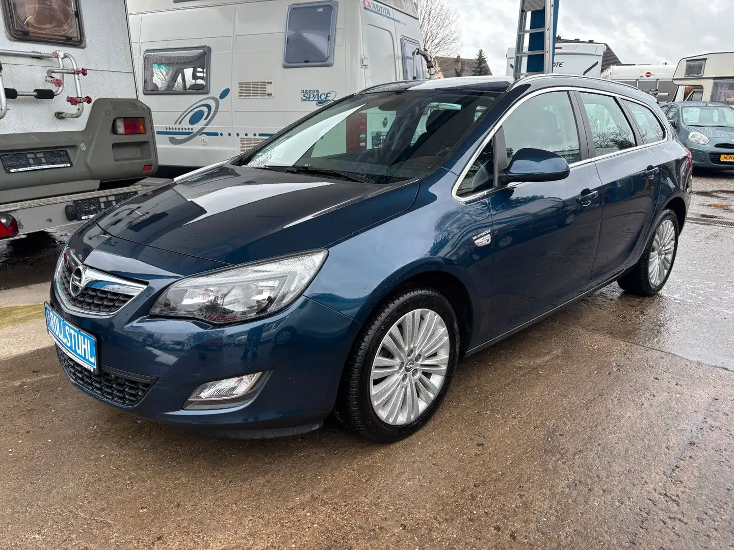 Opel Astra J Sports Tourer*Behindertengerecht*TÜV NEU Blau - 1