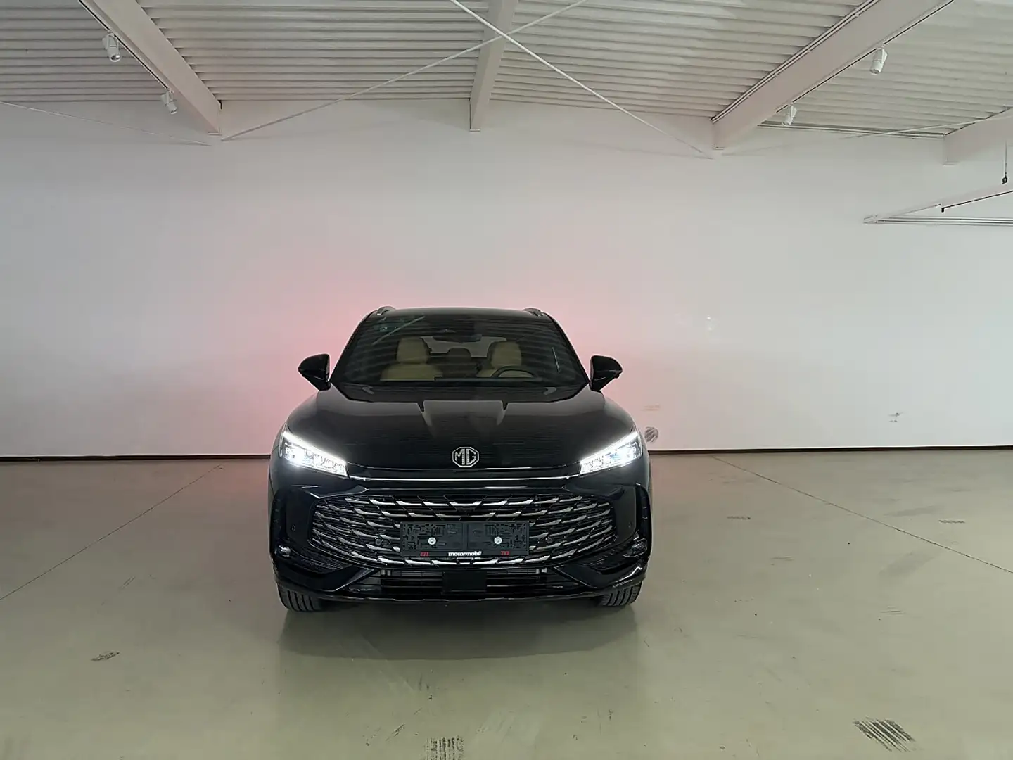 MG HS PHEV+ Luxury 21,4kWh Aut. *Winterkompletträder ... Schwarz - 2