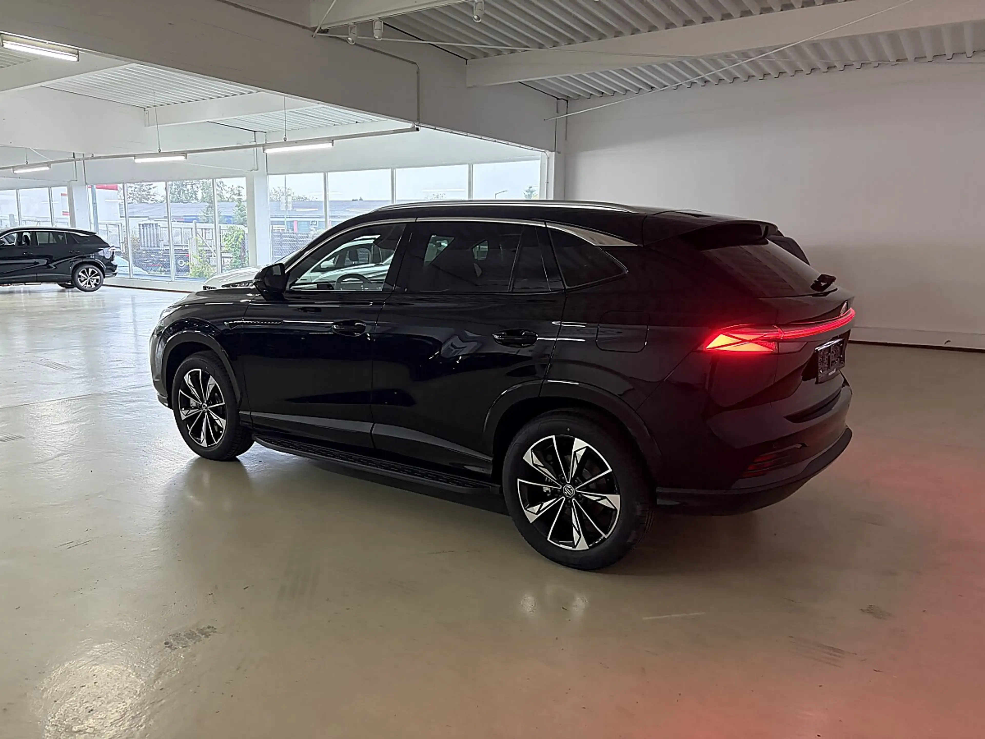 MG HS PHEV+ Luxury 21,4kWh Aut. *Winterkompletträder ... — photo 3