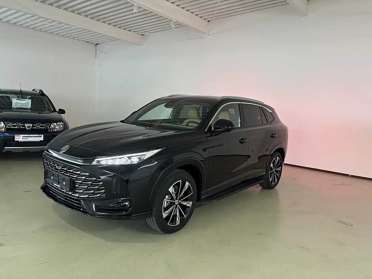 MG HS PHEV+ Luxury 21,4kWh Aut. *Winterkompletträder ... Schwarz - 1