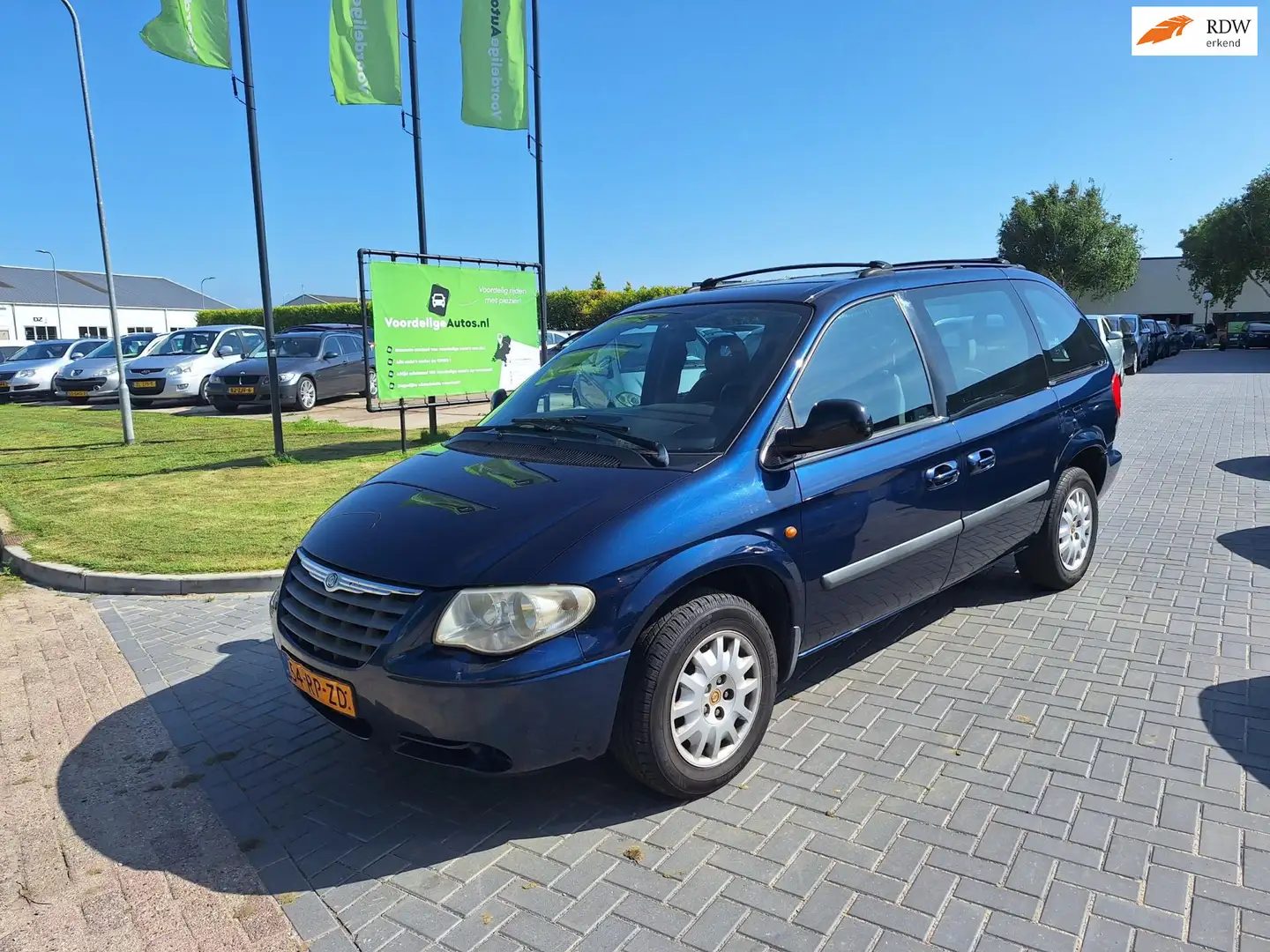 Chrysler Voyager 2.4i SE Luxe / 6- persoons / AUTOMAAT / APK mei 20 Niebieski - 1