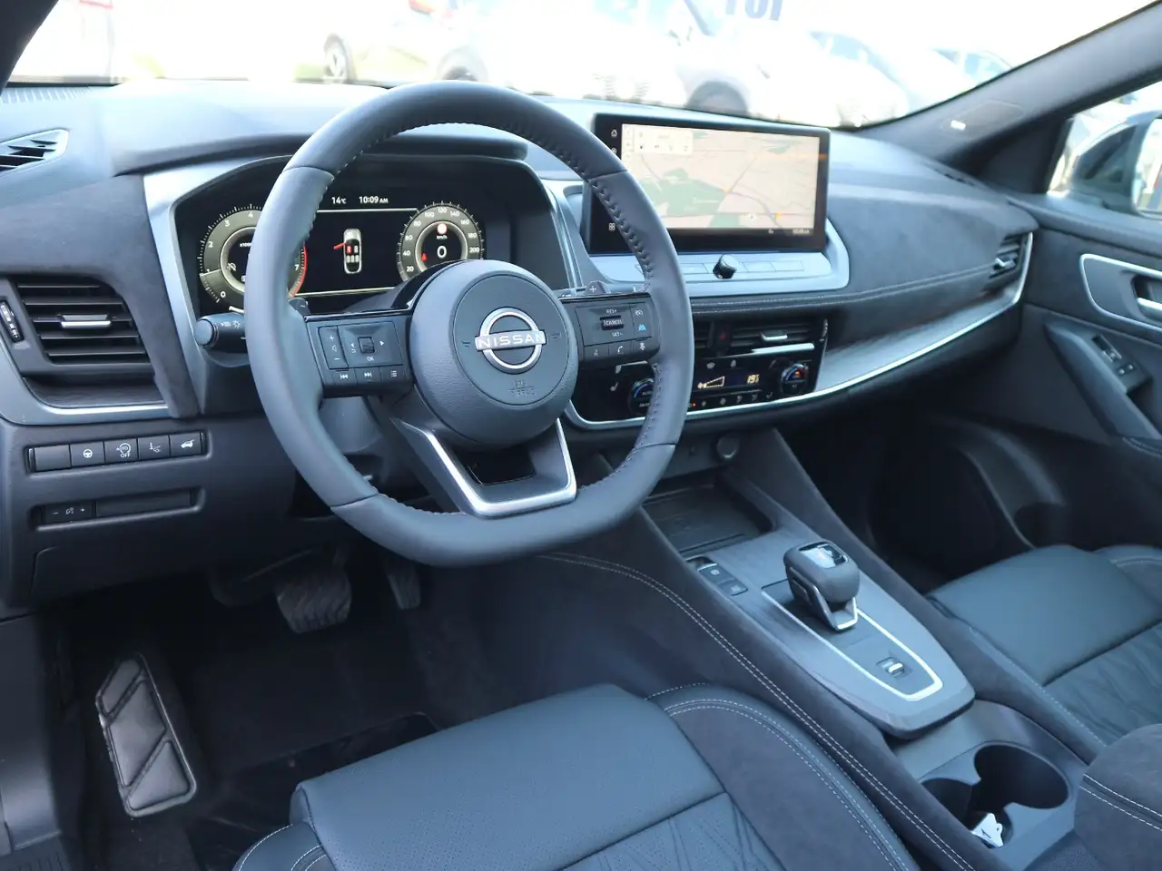 Nissan Qashqai 1.3DIG-T MHEV Tekna Pano+Bose+360°kamera 14
