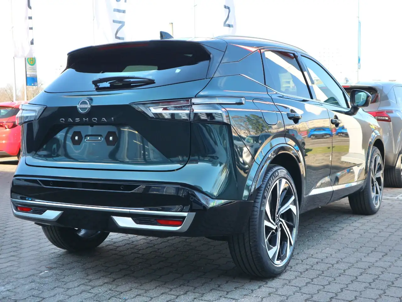 Nissan Qashqai 1.3DIG-T MHEV Tekna Pano+Bose+360°kamera 9